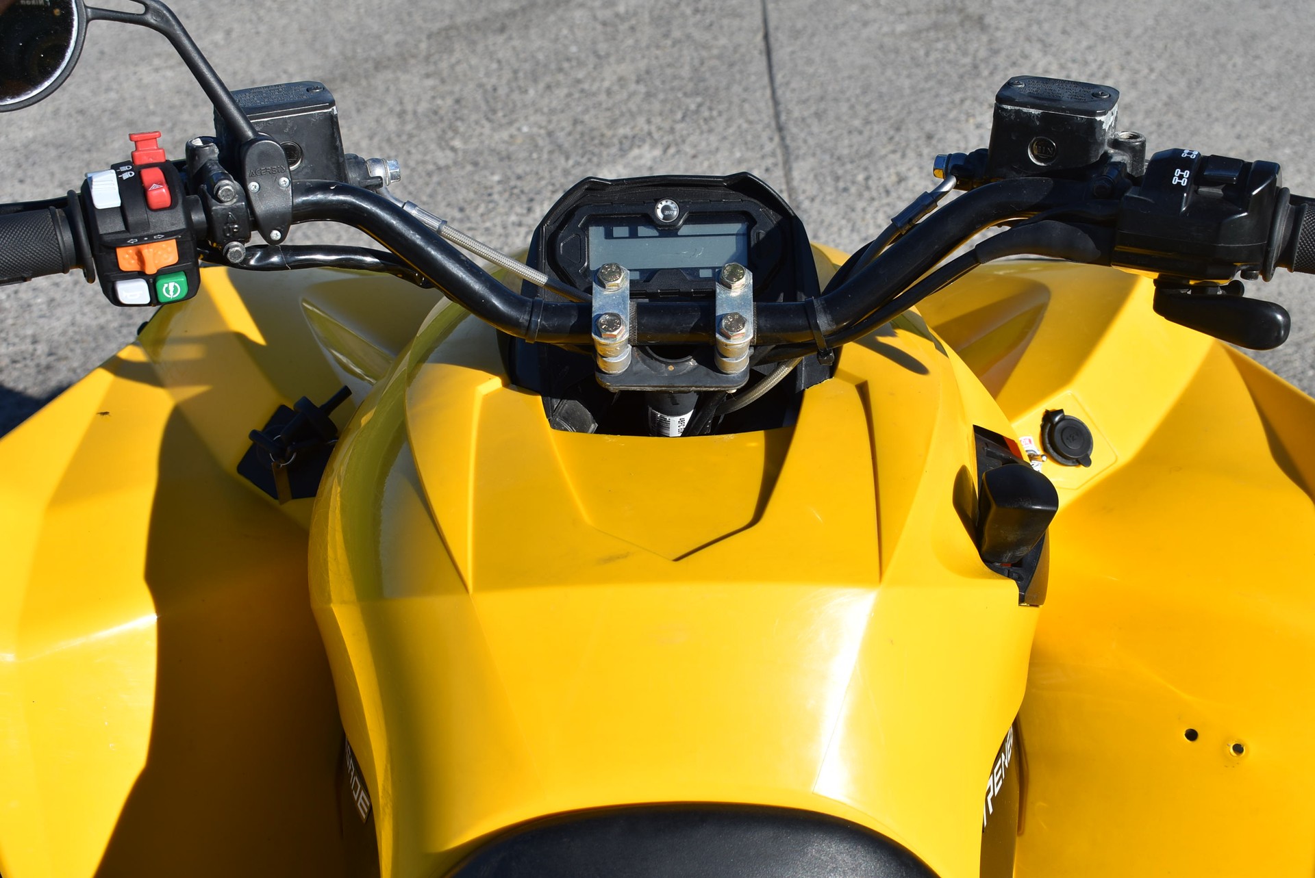 CAN-AM Renegade 800 4x4-image-8
