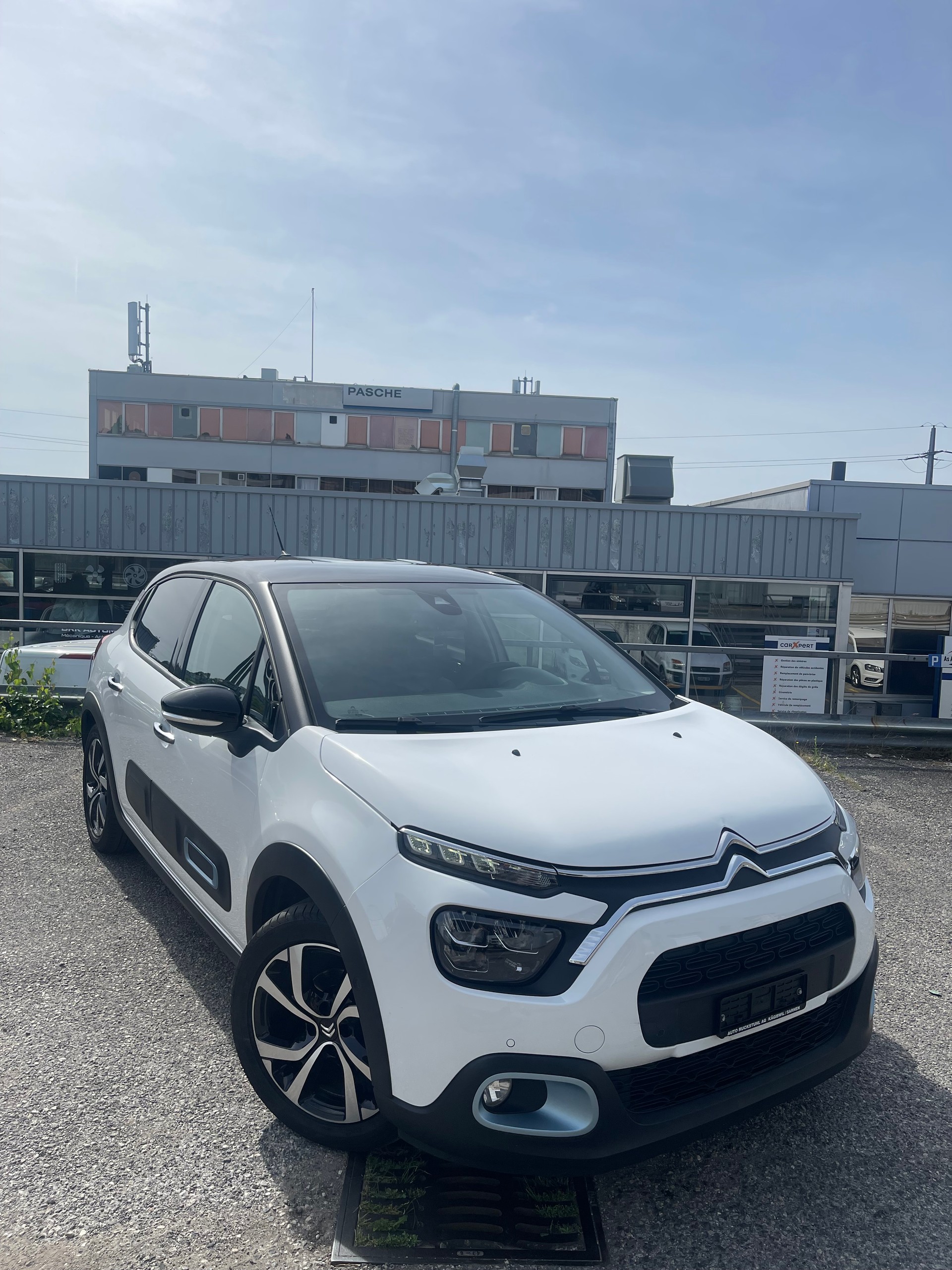 CITROEN C3 1.2i PureTech Elle EAT6-image-3