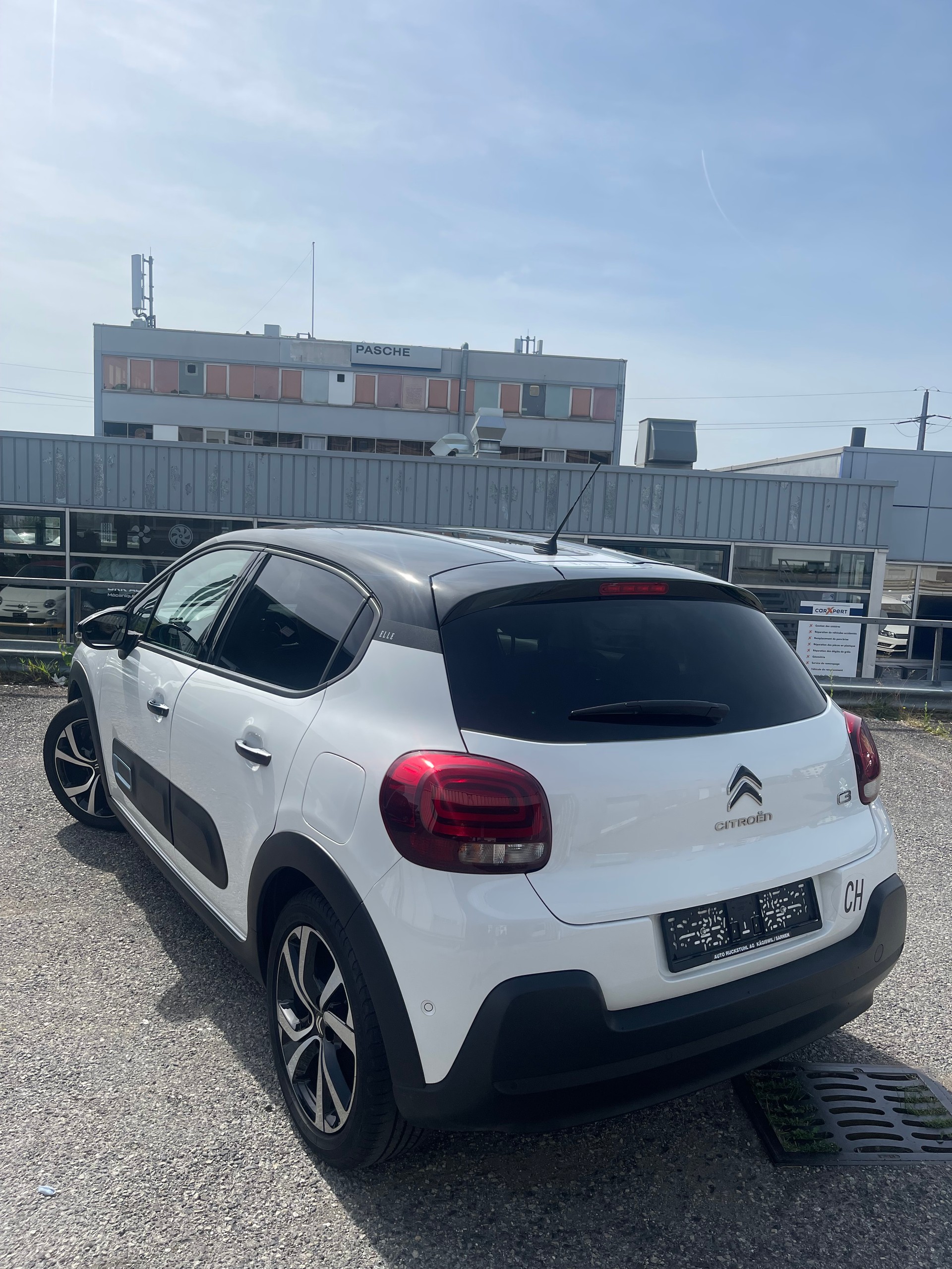 CITROEN C3 1.2i PureTech Elle EAT6-image-2