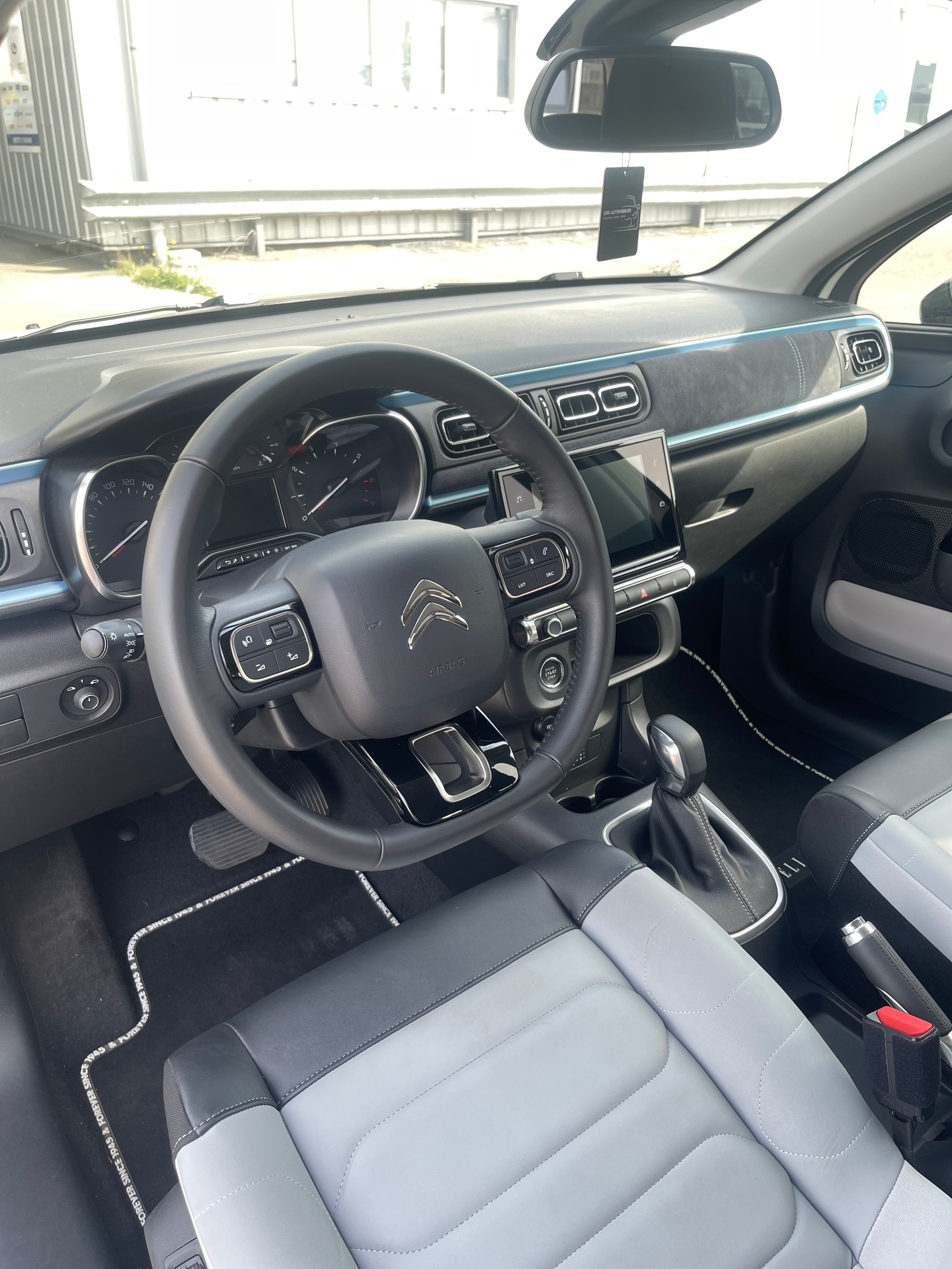 CITROEN C3 1.2i PureTech Elle EAT6-image-6
