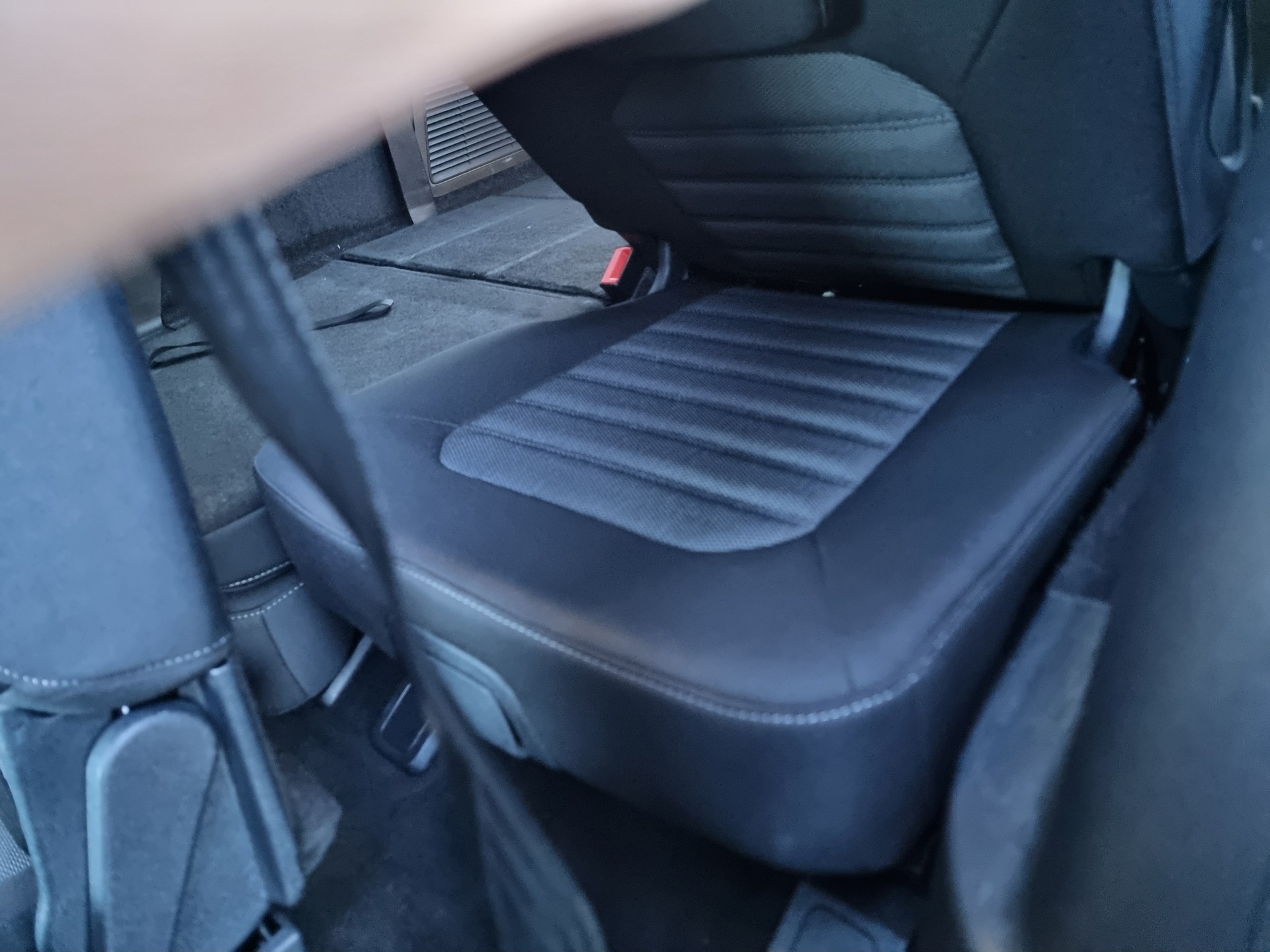 FORD Galaxy 2.5 FHEV Trend 7Pl CVT-image-7