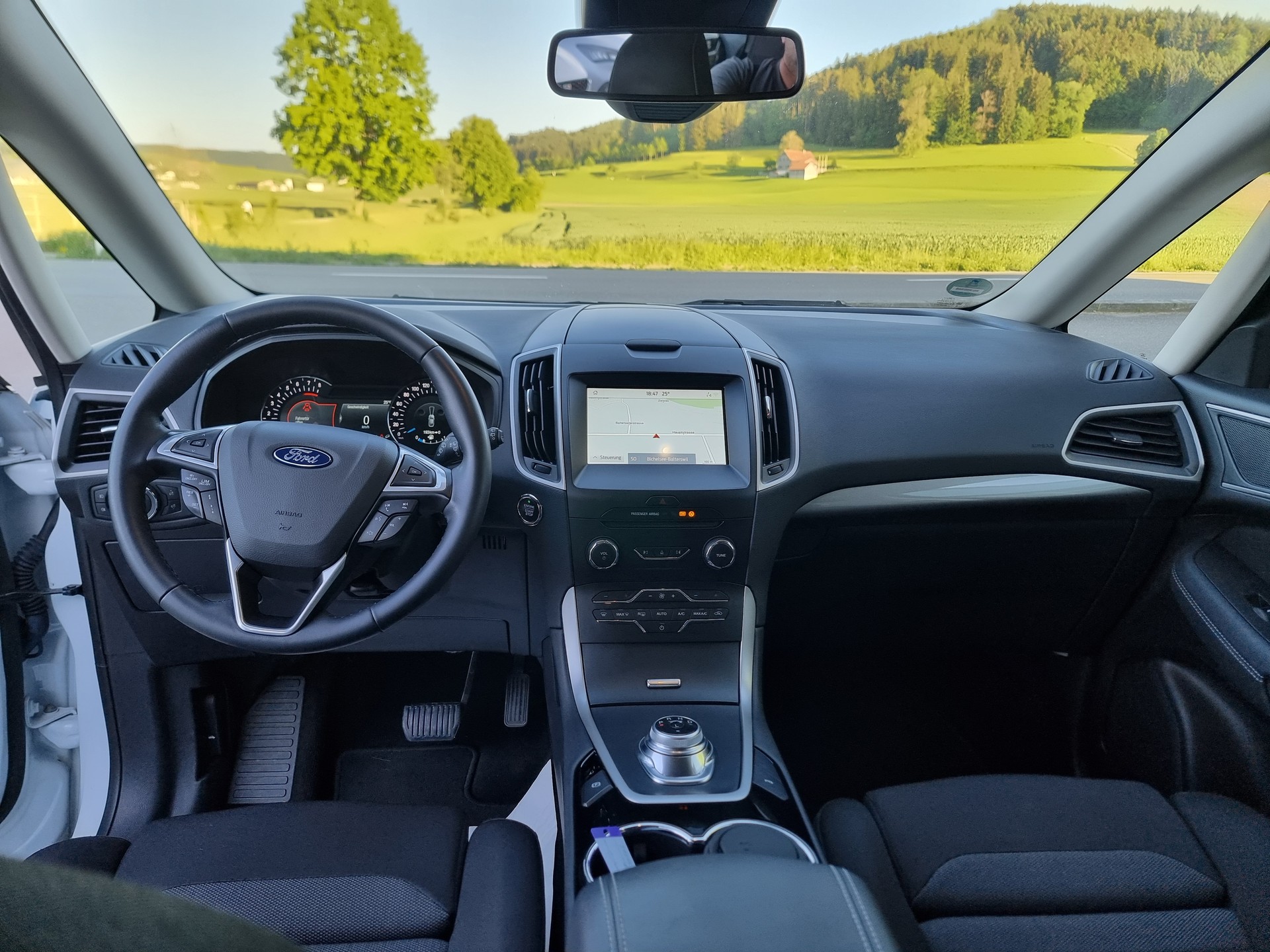 FORD Galaxy 2.5 FHEV Trend 7Pl CVT-image-3