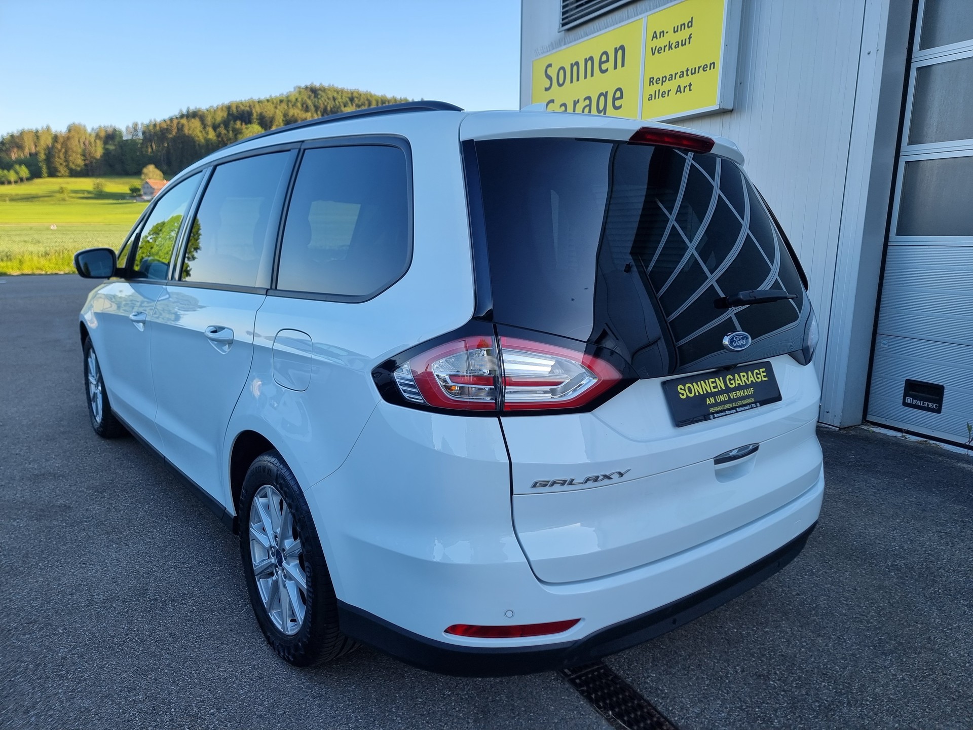 FORD Galaxy 2.5 FHEV Trend 7Pl CVT-image-9