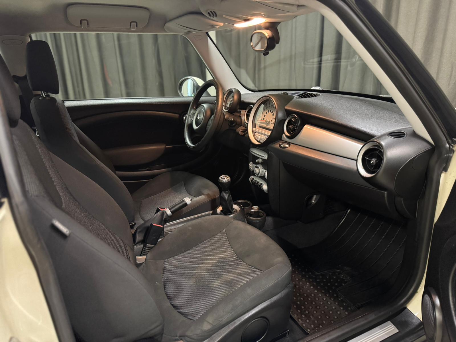 MINI COOPER-image-8