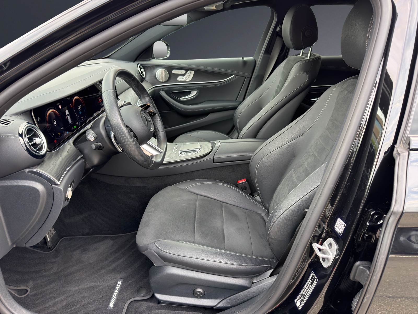 Image MERCEDES-BENZ E-300 E 300 de T 4Matic AMG Line 9G-Tronic