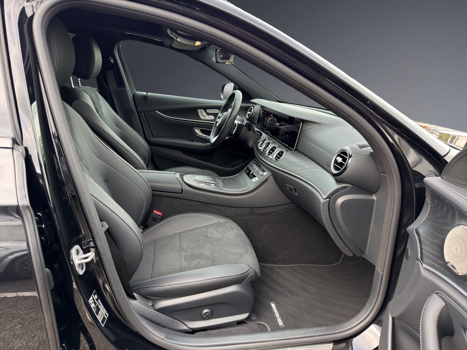 Image MERCEDES-BENZ E-300 E 300 de T 4Matic AMG Line 9G-Tronic