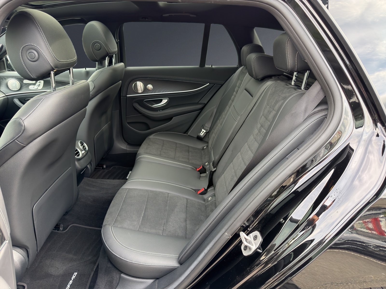 Image MERCEDES-BENZ E-300 E 300 de T 4Matic AMG Line 9G-Tronic