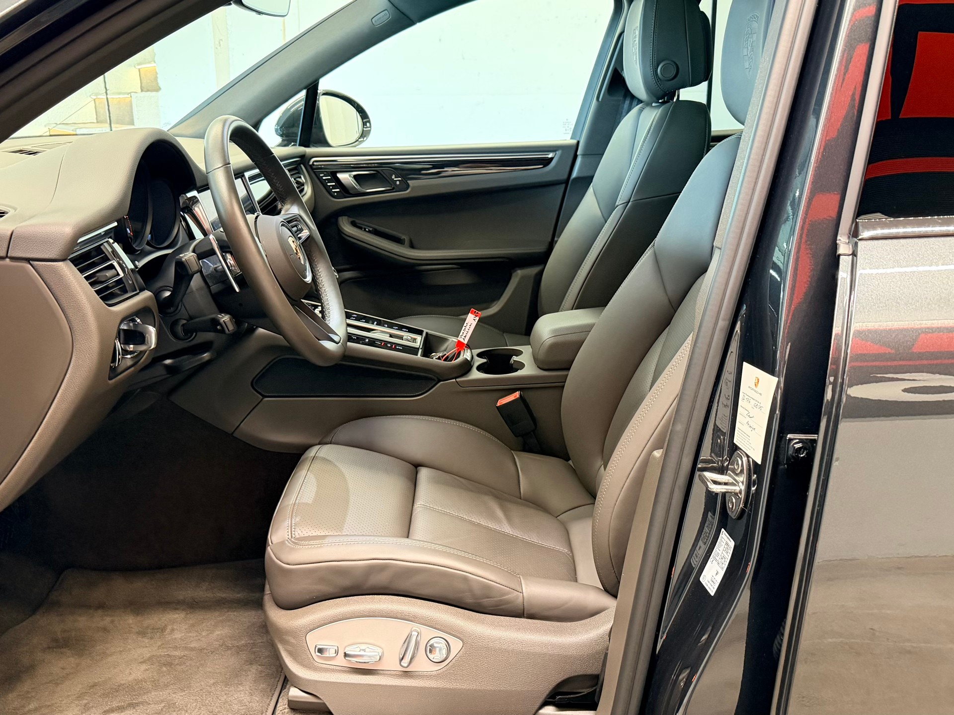 PORSCHE Macan S PDK-image-13