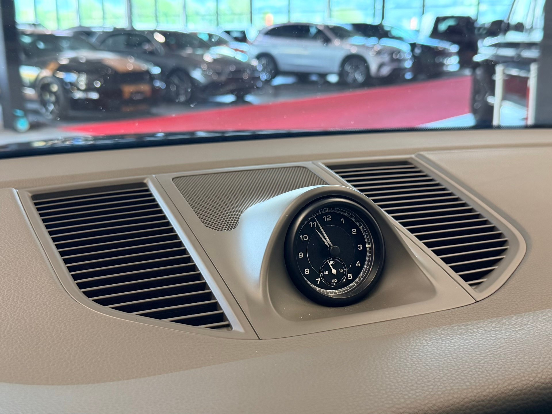 PORSCHE Macan S PDK-image-29