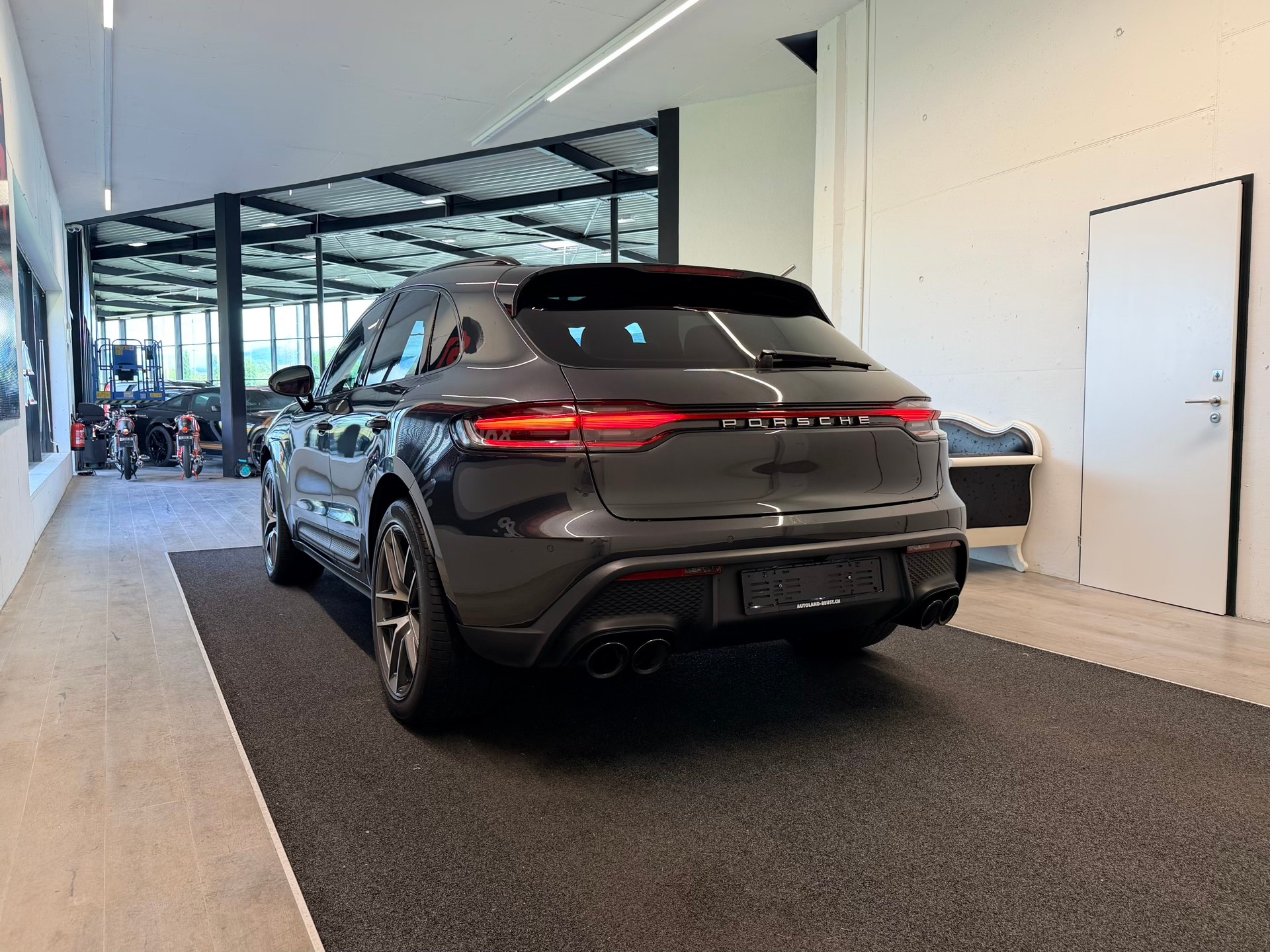 PORSCHE Macan S PDK-image-6
