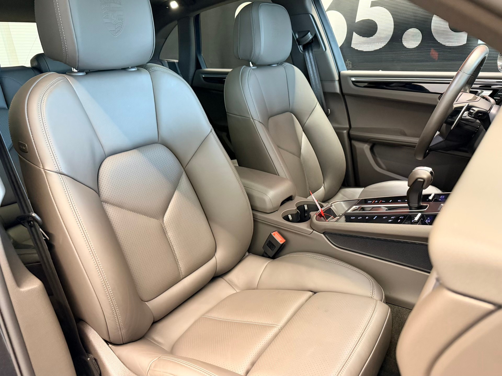 PORSCHE Macan S PDK-image-23