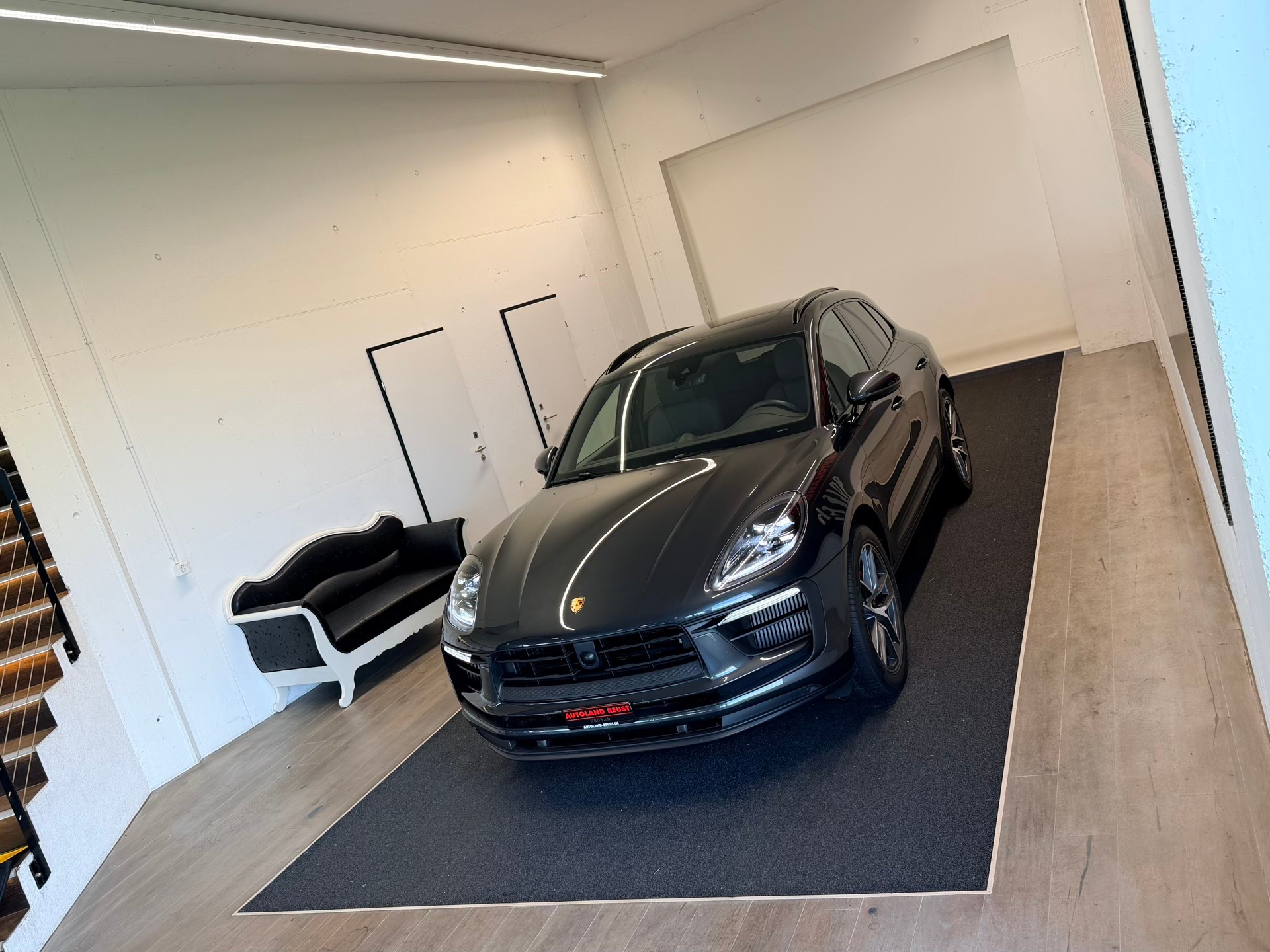 PORSCHE Macan S PDK-image-3