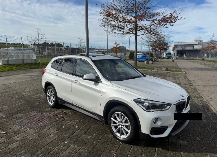 BMW 18d xDrive-image-5