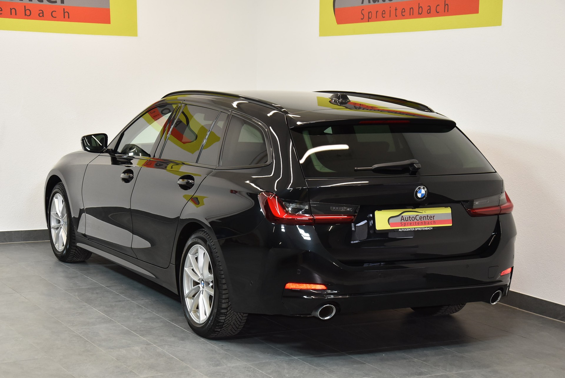 BMW 318d 48V Touring Steptronic-image-9