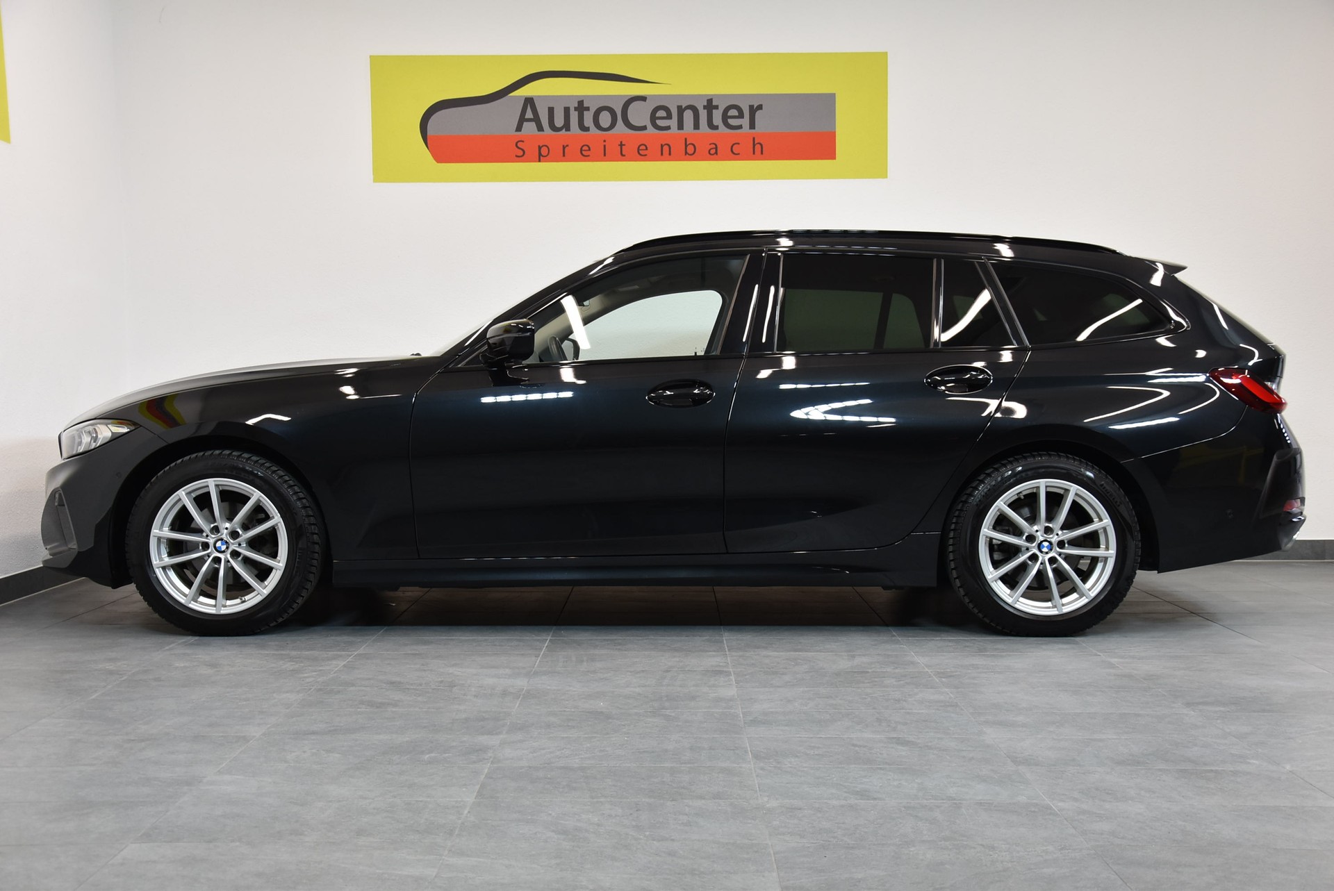 BMW 318d 48V Touring Steptronic-image-8