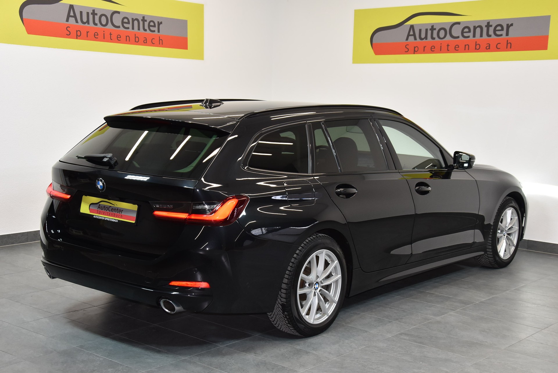 BMW 318d 48V Touring Steptronic-image-11