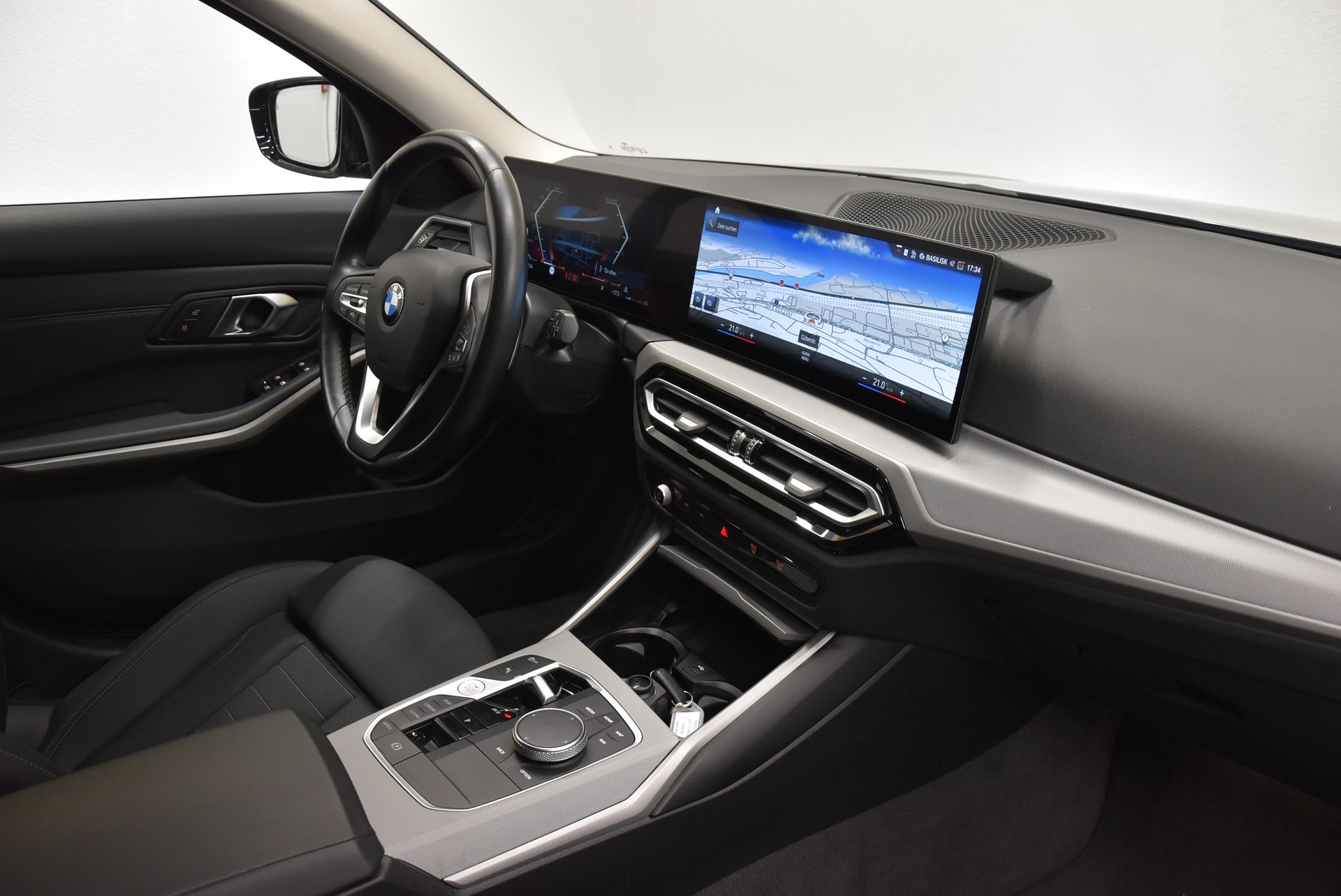 BMW 318d 48V Touring Steptronic-image-3