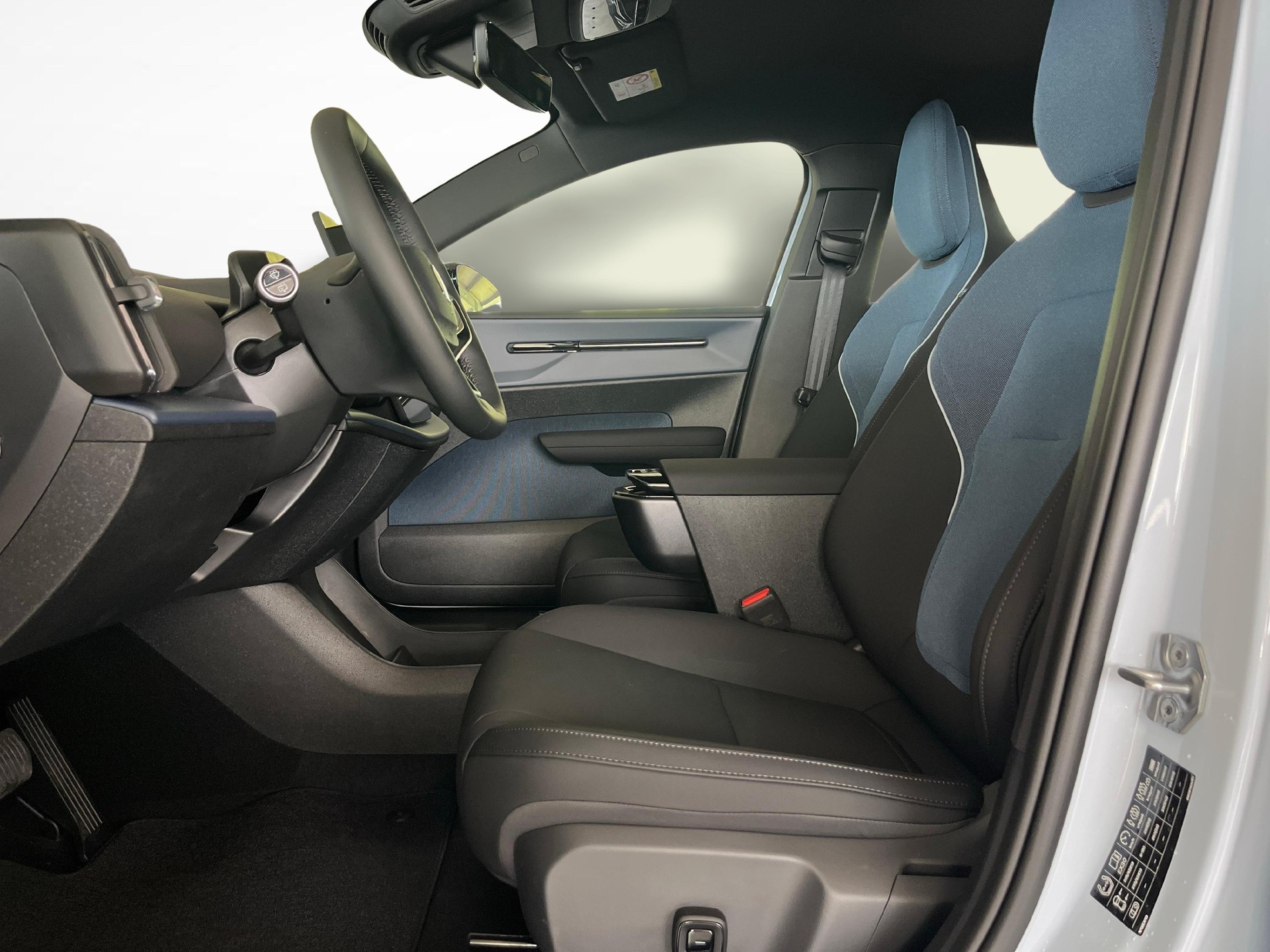 VOLVO EX30 E60 Plus-image-5
