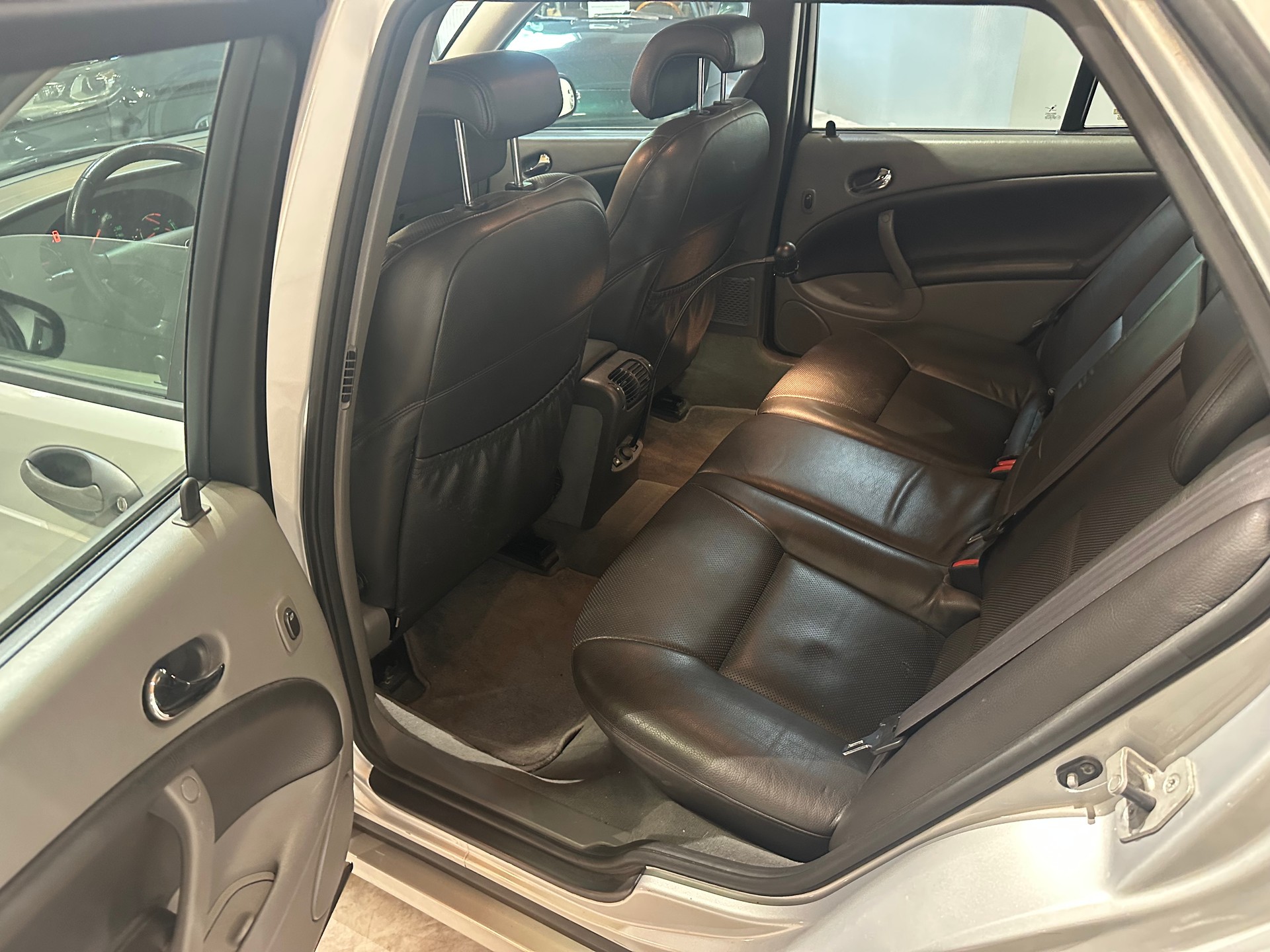 SAAB 9-5 2.3T Aero Aut. / Frisch ab MFK und Service/8 x Aluräder-image-19