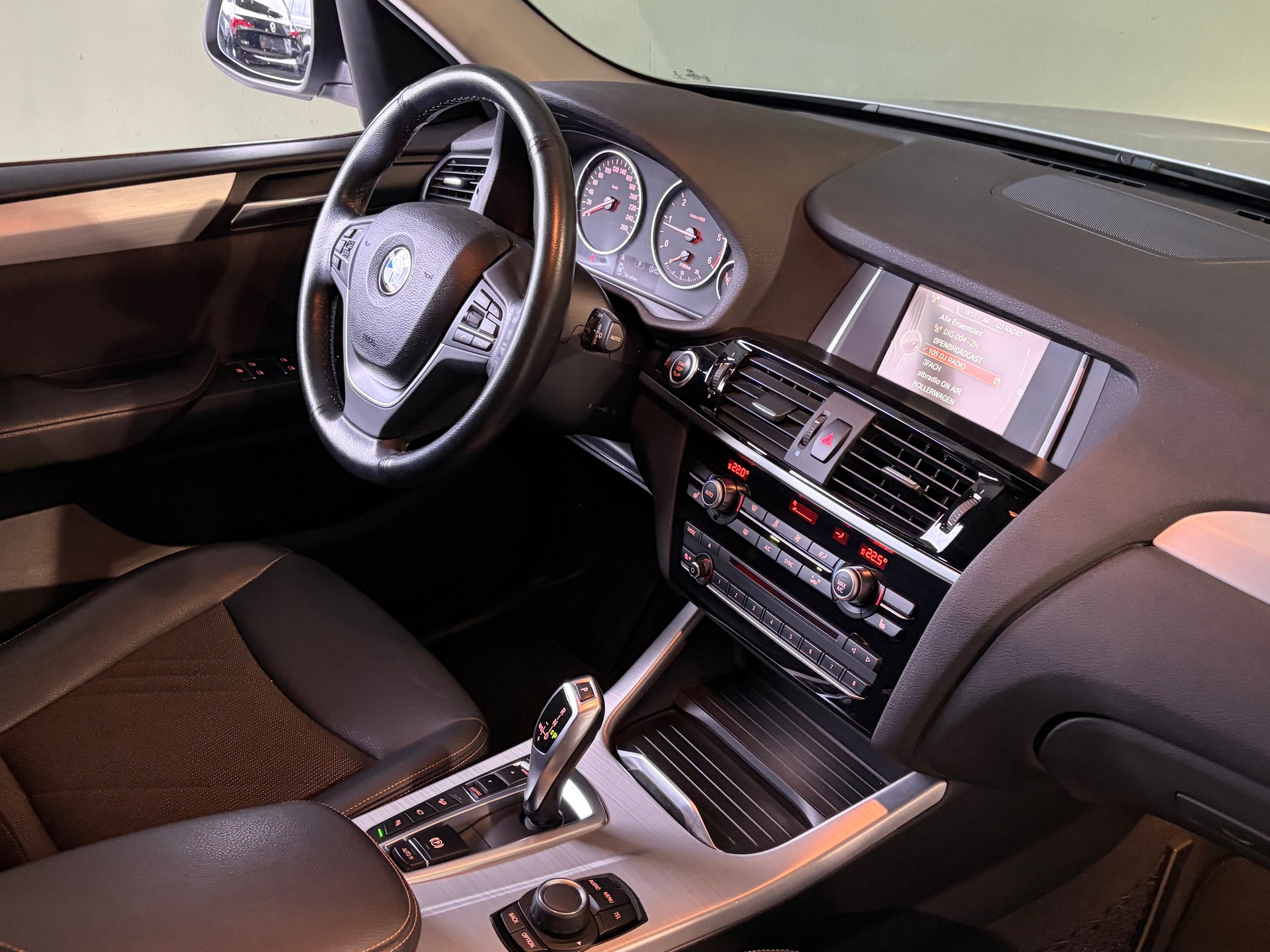BMW X3 xDrive 20d xLine Steptronic ***CH-Fahrzeug***-image-15