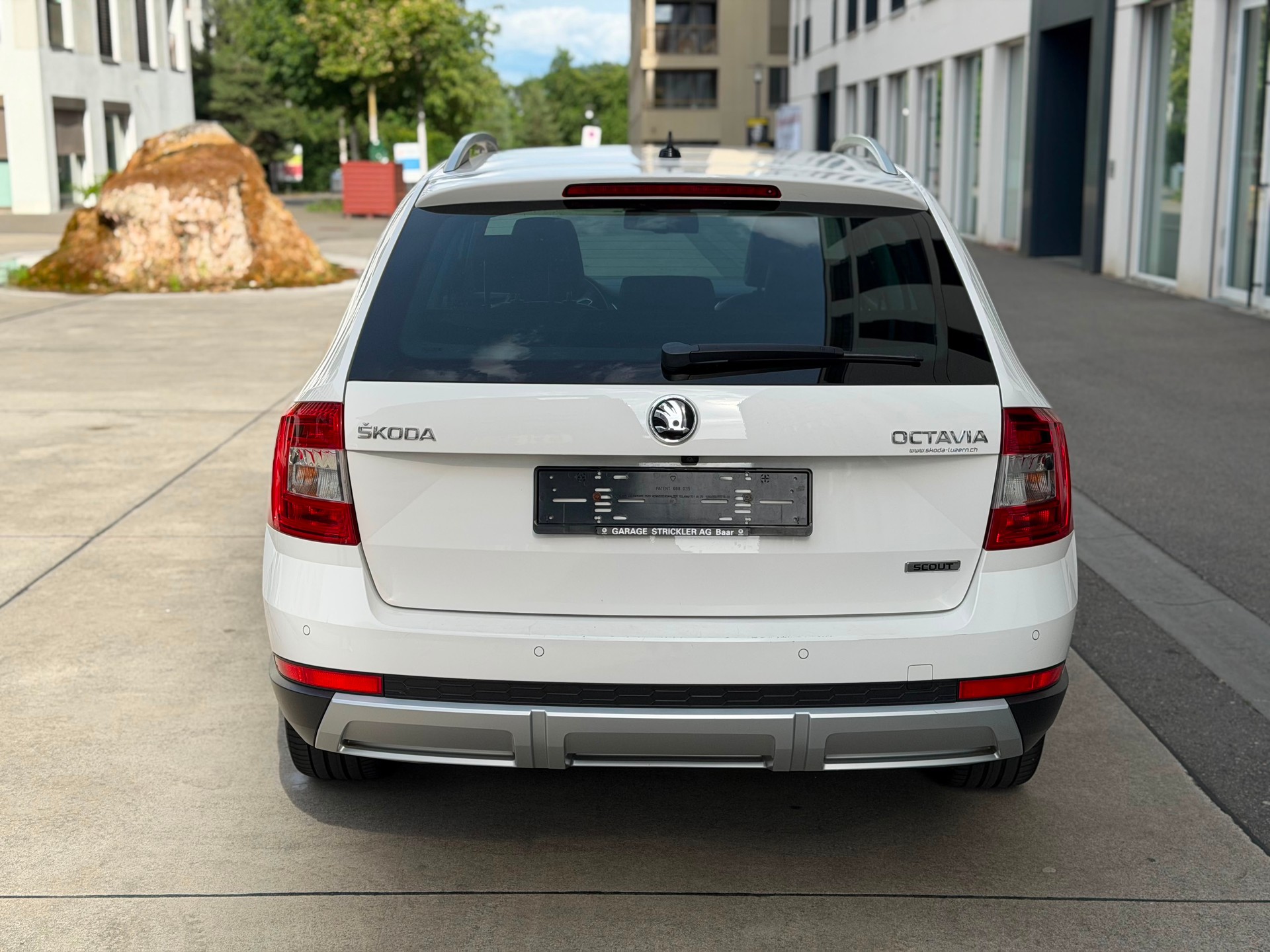SKODA Octavia Combi 2.0 TDI Scout 4x4 DSG-image-7