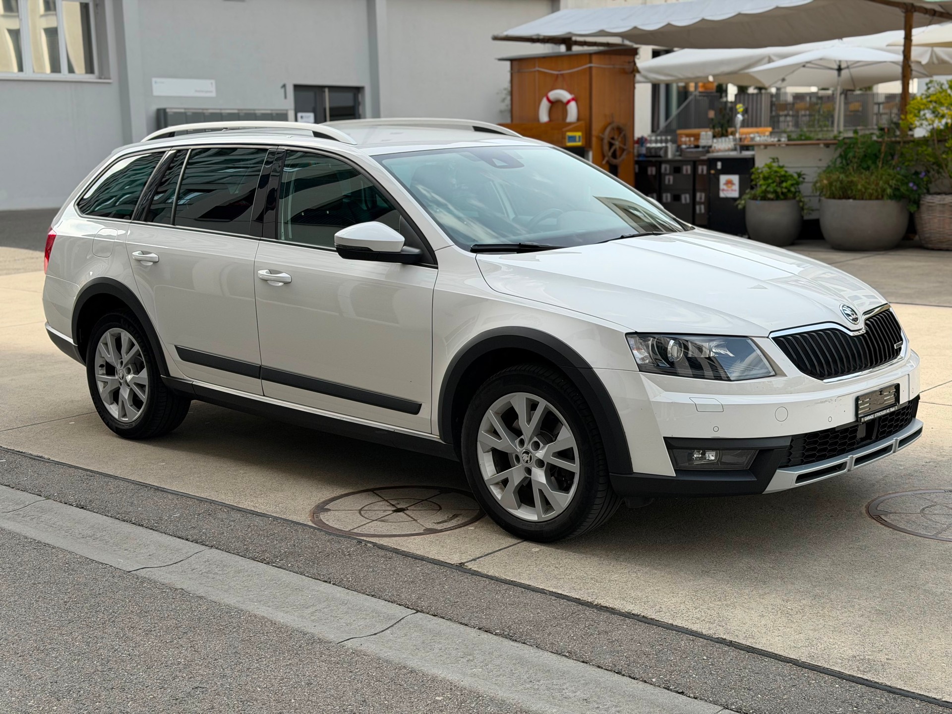 SKODA Octavia Combi 2.0 TDI Scout 4x4 DSG-image-0