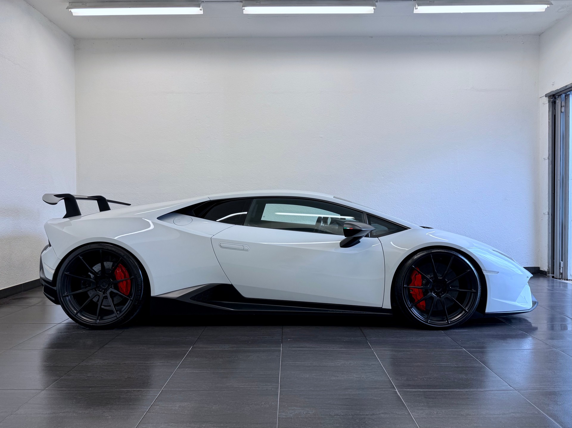 LAMBORGHINI Huracan LP640-4 Coupé Performante "UNIKAT" DCT-image-8