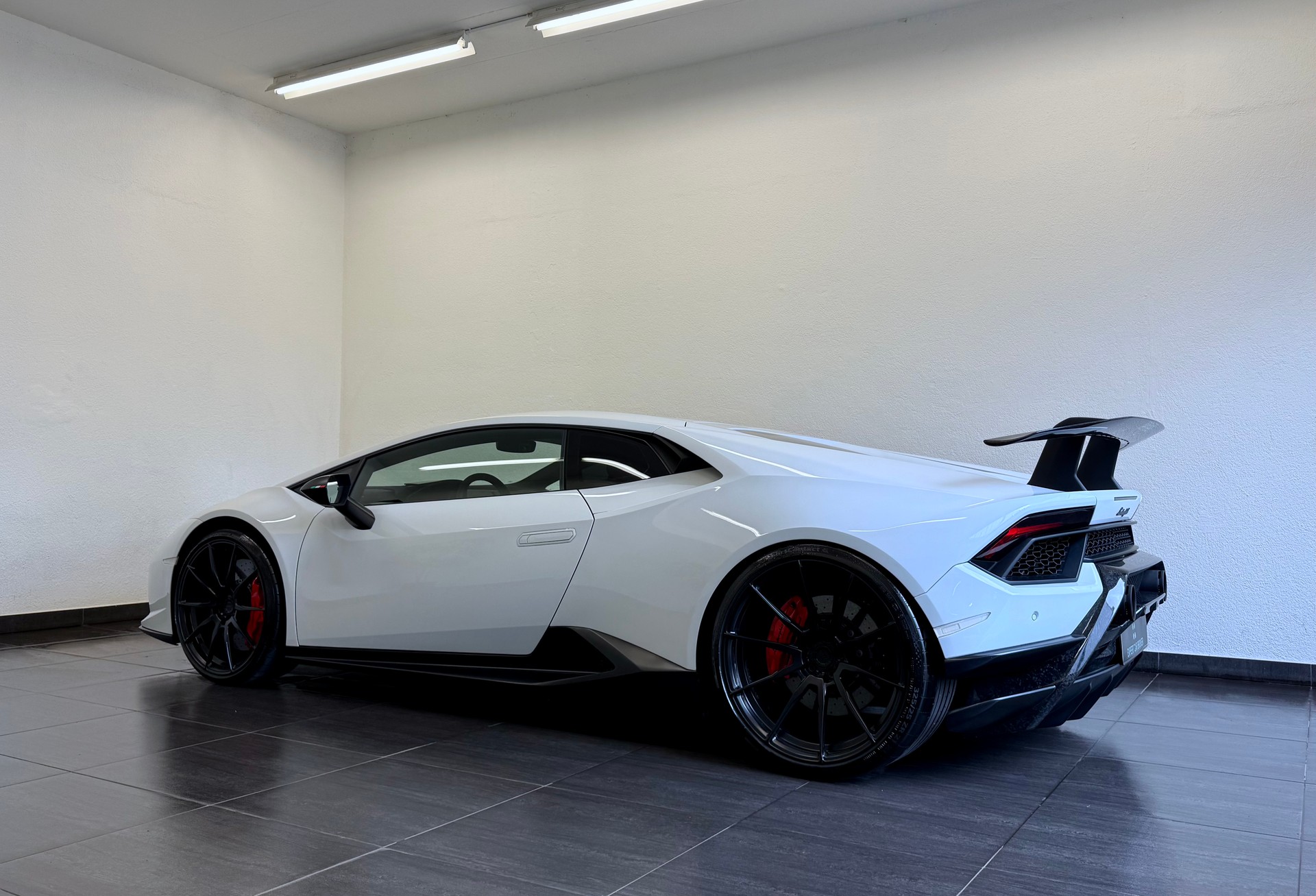 LAMBORGHINI Huracan LP640-4 Coupé Performante "UNIKAT" DCT-image-11