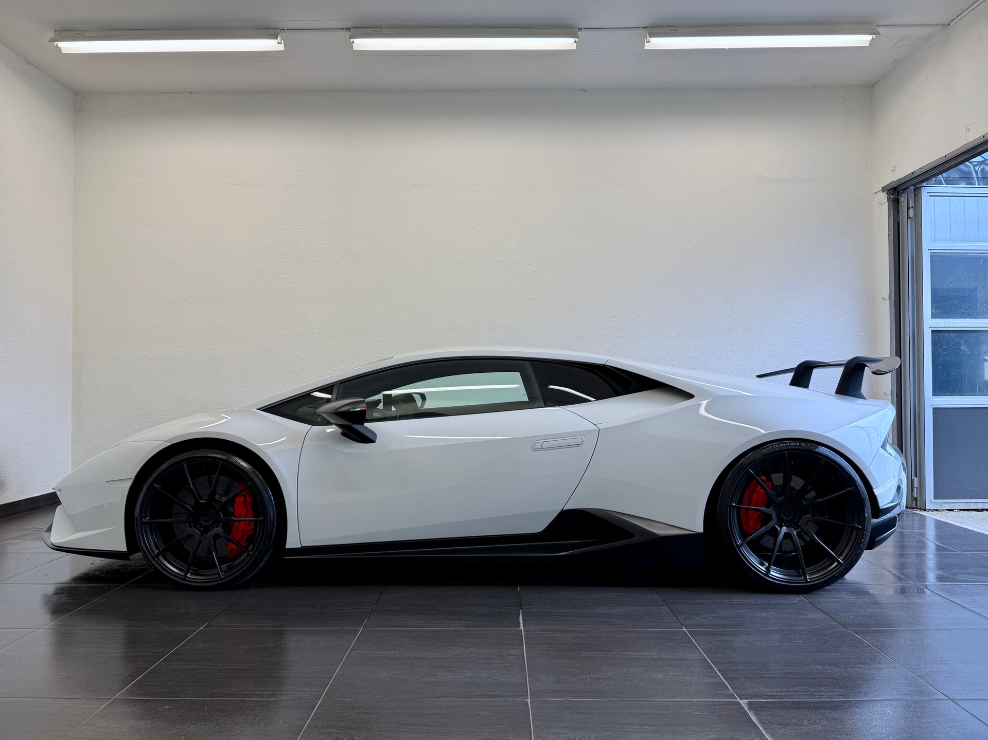 LAMBORGHINI Huracan LP640-4 Coupé Performante "UNIKAT" DCT-image-10