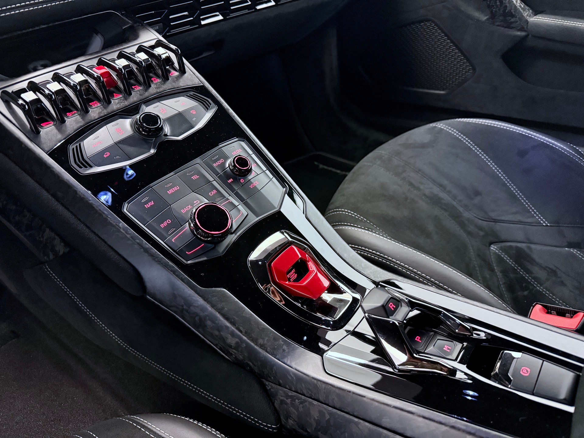 LAMBORGHINI Huracan LP640-4 Coupé Performante "UNIKAT" DCT-image-27