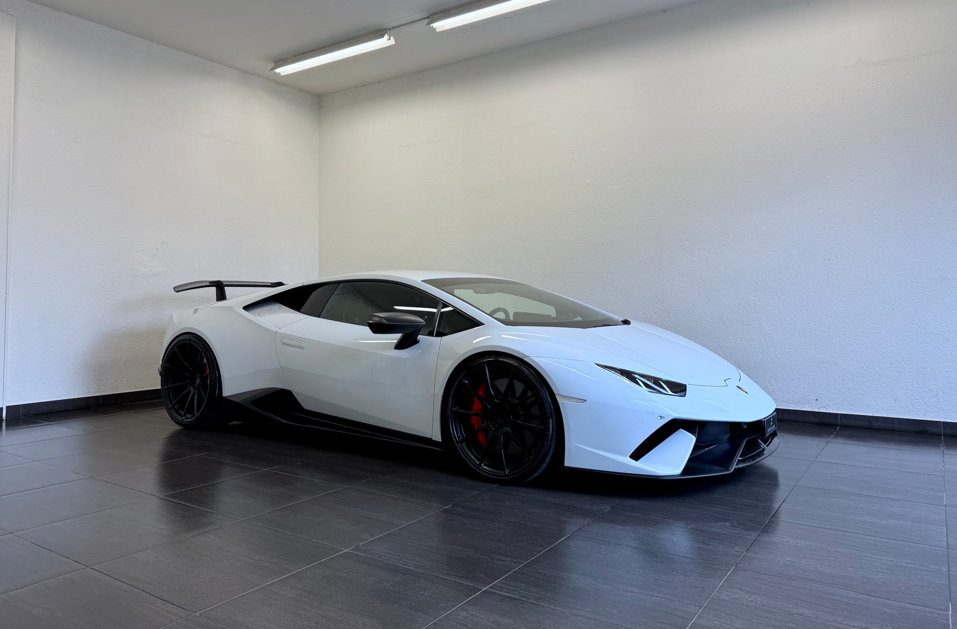LAMBORGHINI Huracan LP640-4 Coupé Performante "UNIKAT" DCT-image-0