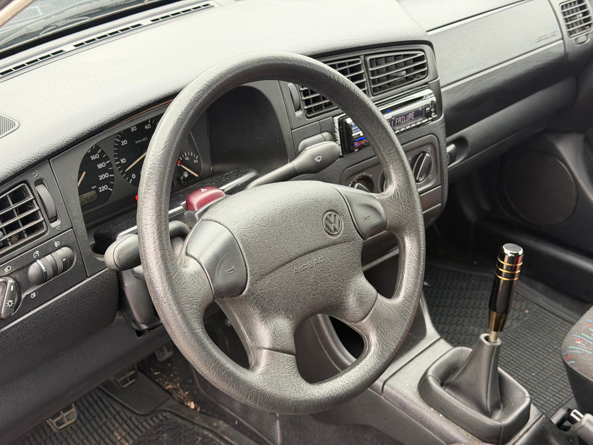 VW Golf 1600 Swiss Line ABS-image-8