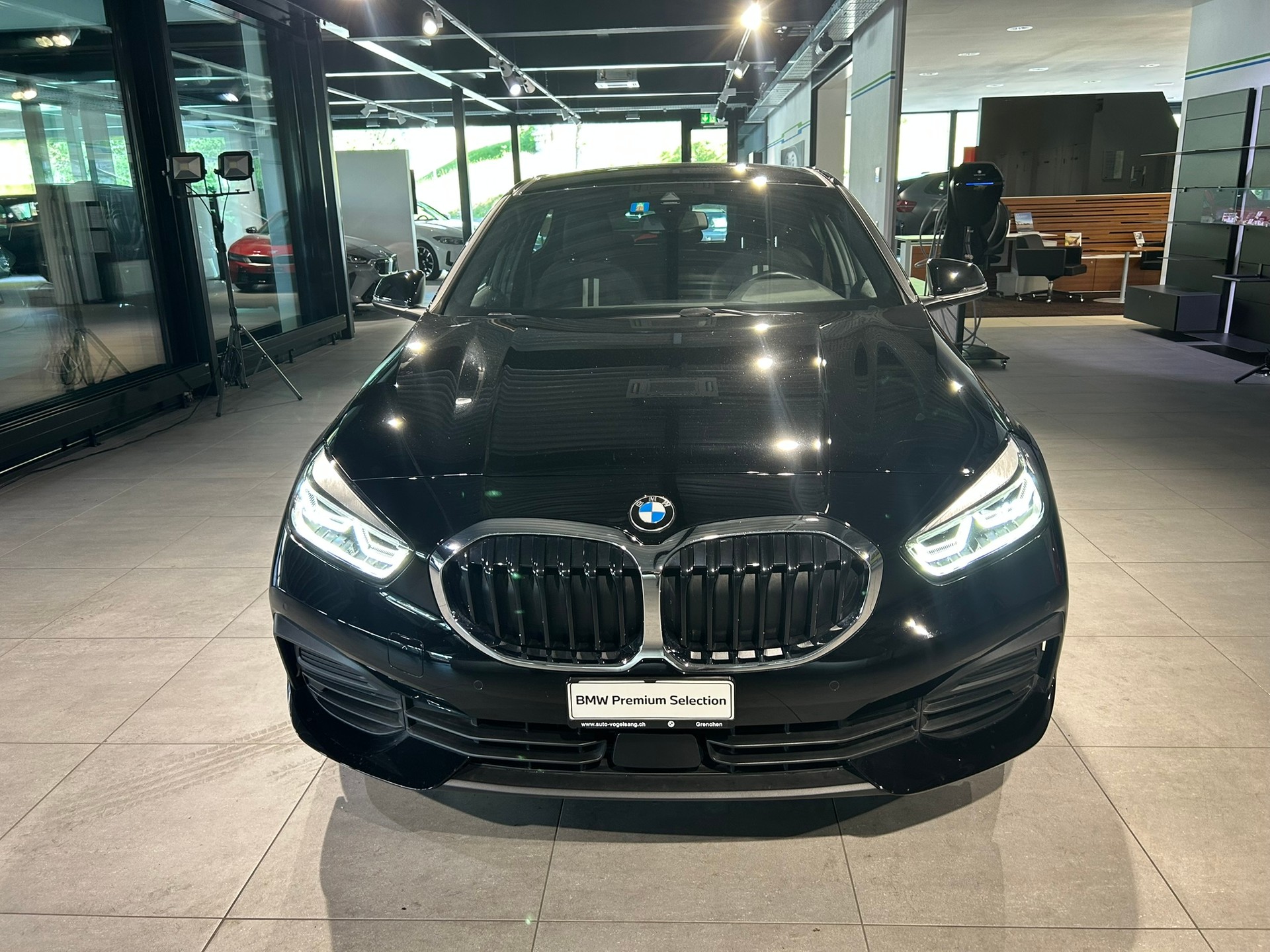 BMW 118i Steptronic-image-1