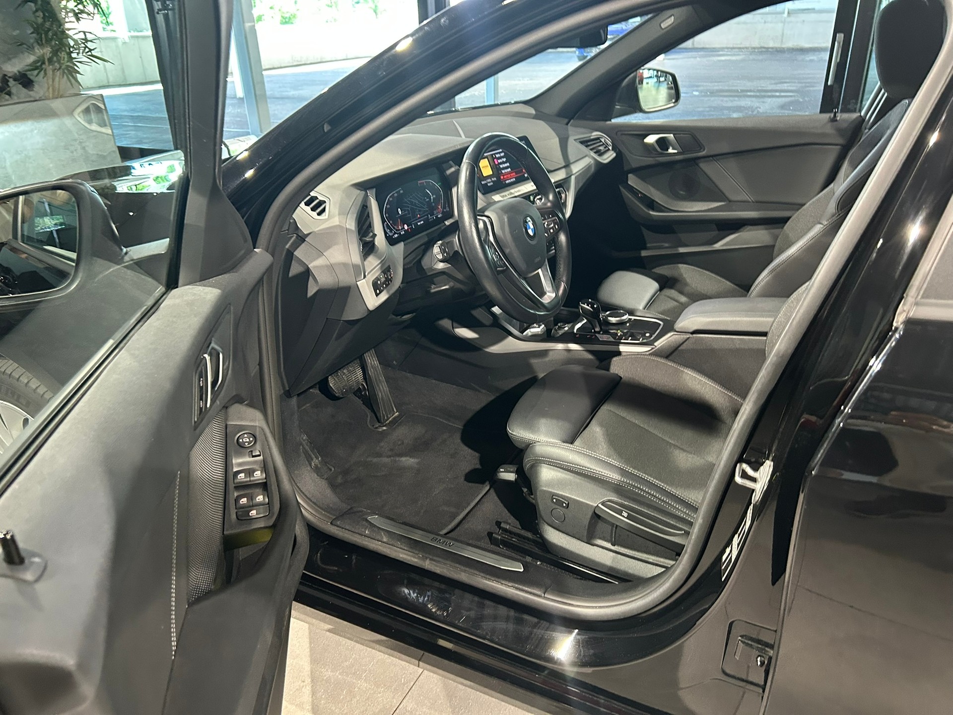 BMW 118i Steptronic-image-28