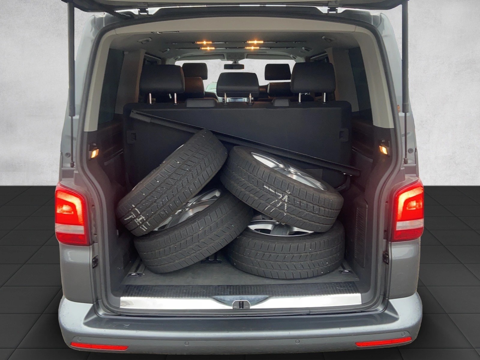 VW T5 Multivan 2.0 Bi-TDI CR Highline 4Motion DSG-image-17