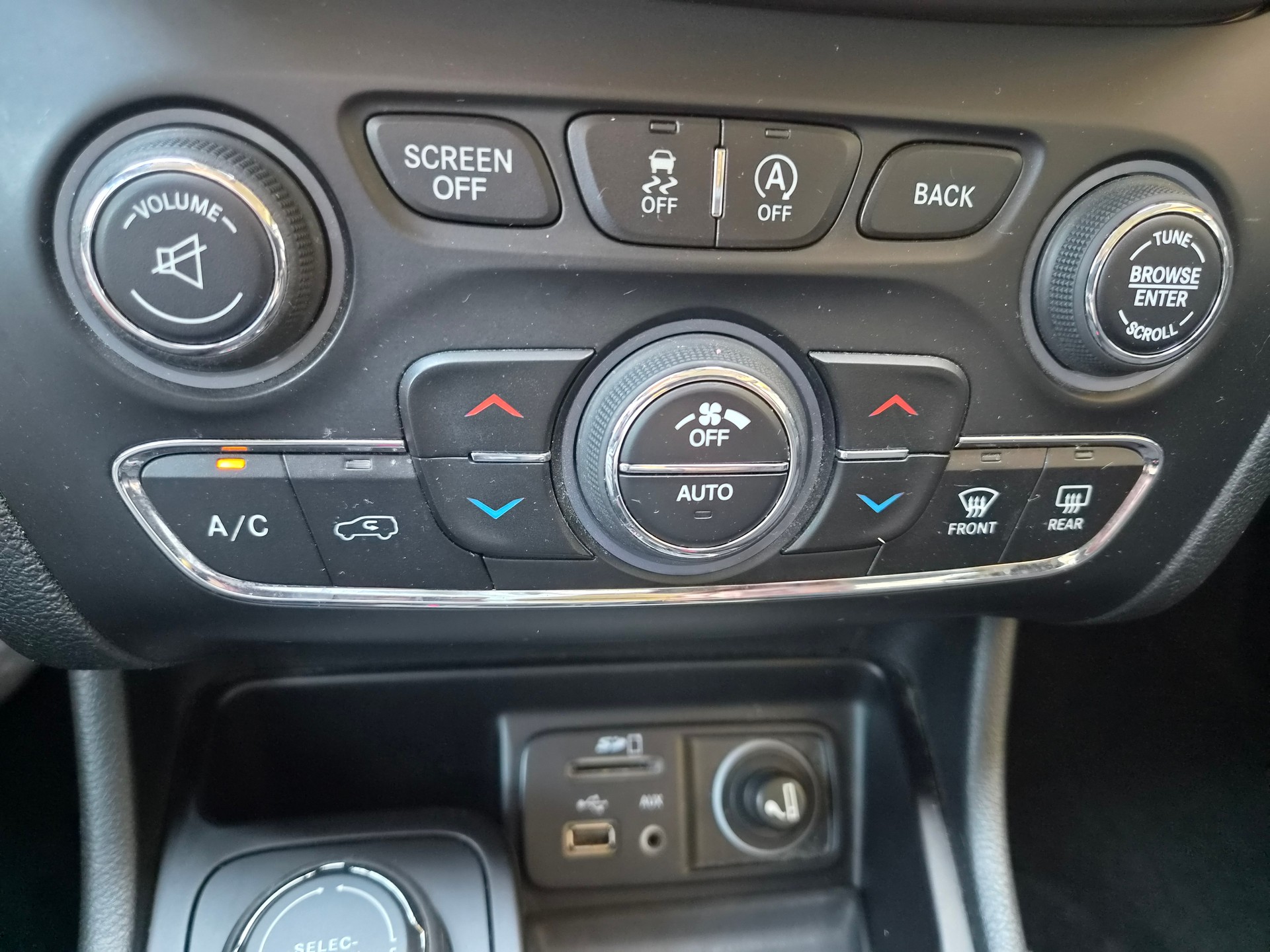 JEEP Cherokee 2.2TD Longitude AWD 9ATX-image-19