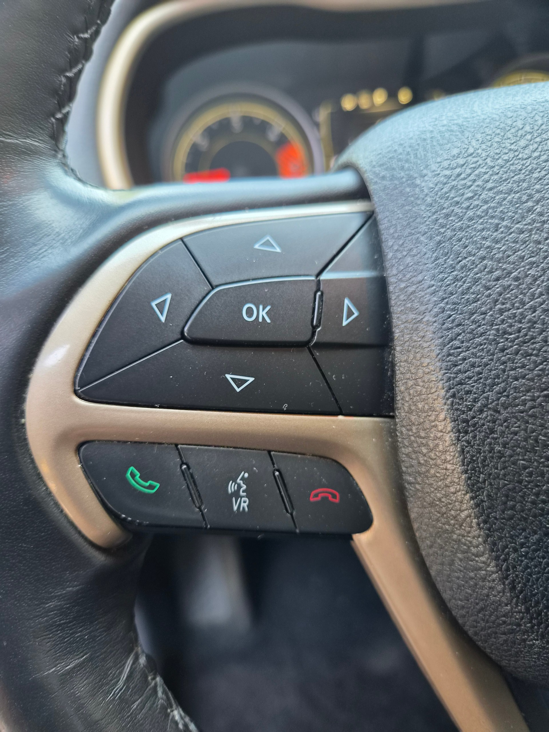 JEEP Cherokee 2.2TD Longitude AWD 9ATX-image-13