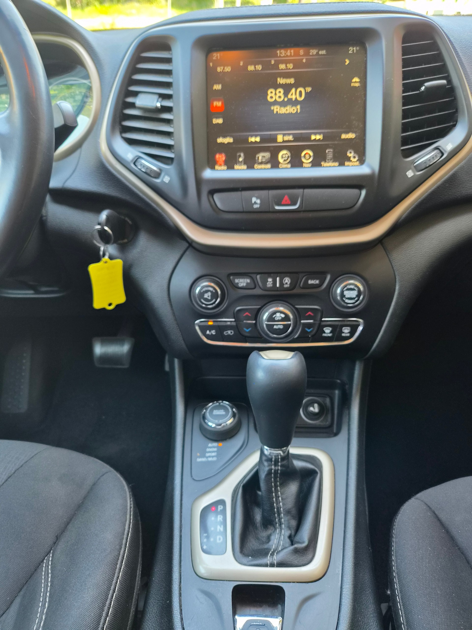 JEEP Cherokee 2.2TD Longitude AWD 9ATX-image-16