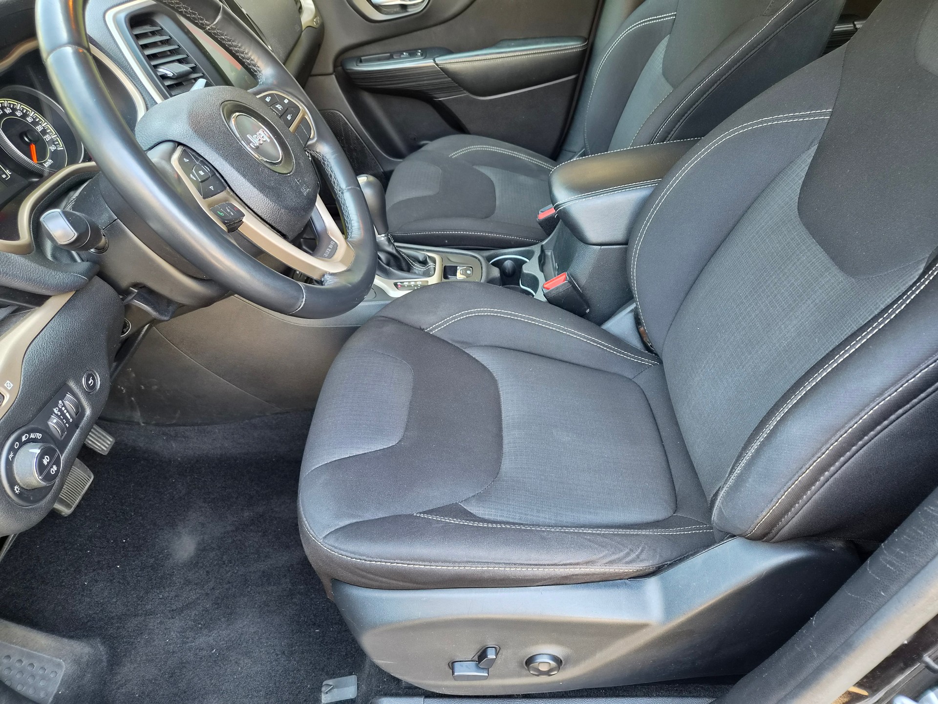 JEEP Cherokee 2.2TD Longitude AWD 9ATX-image-5