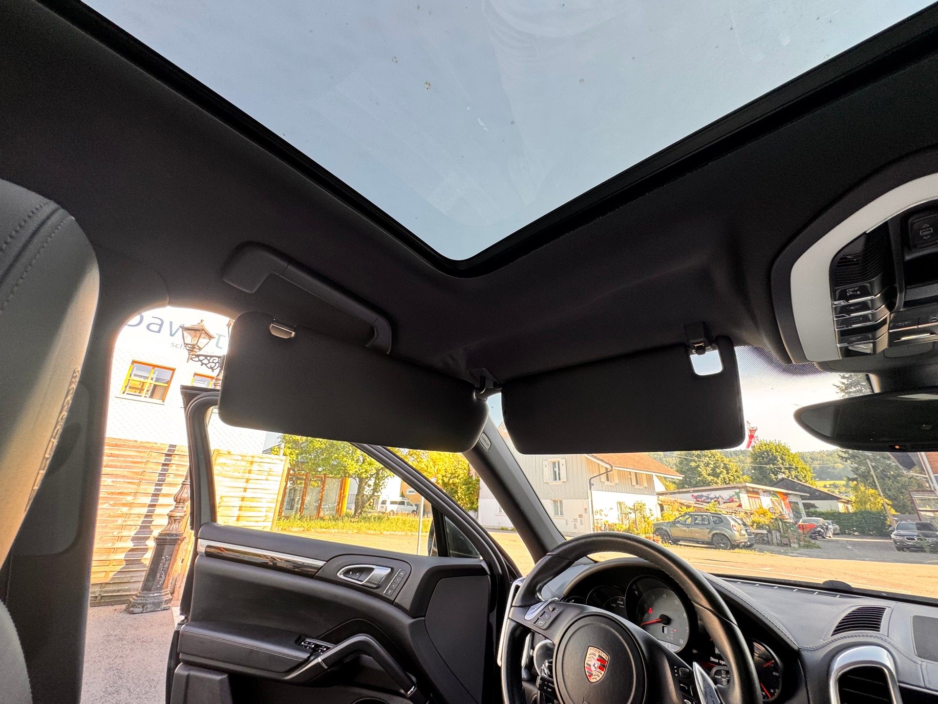 PORSCHE Cayenne S-image-18