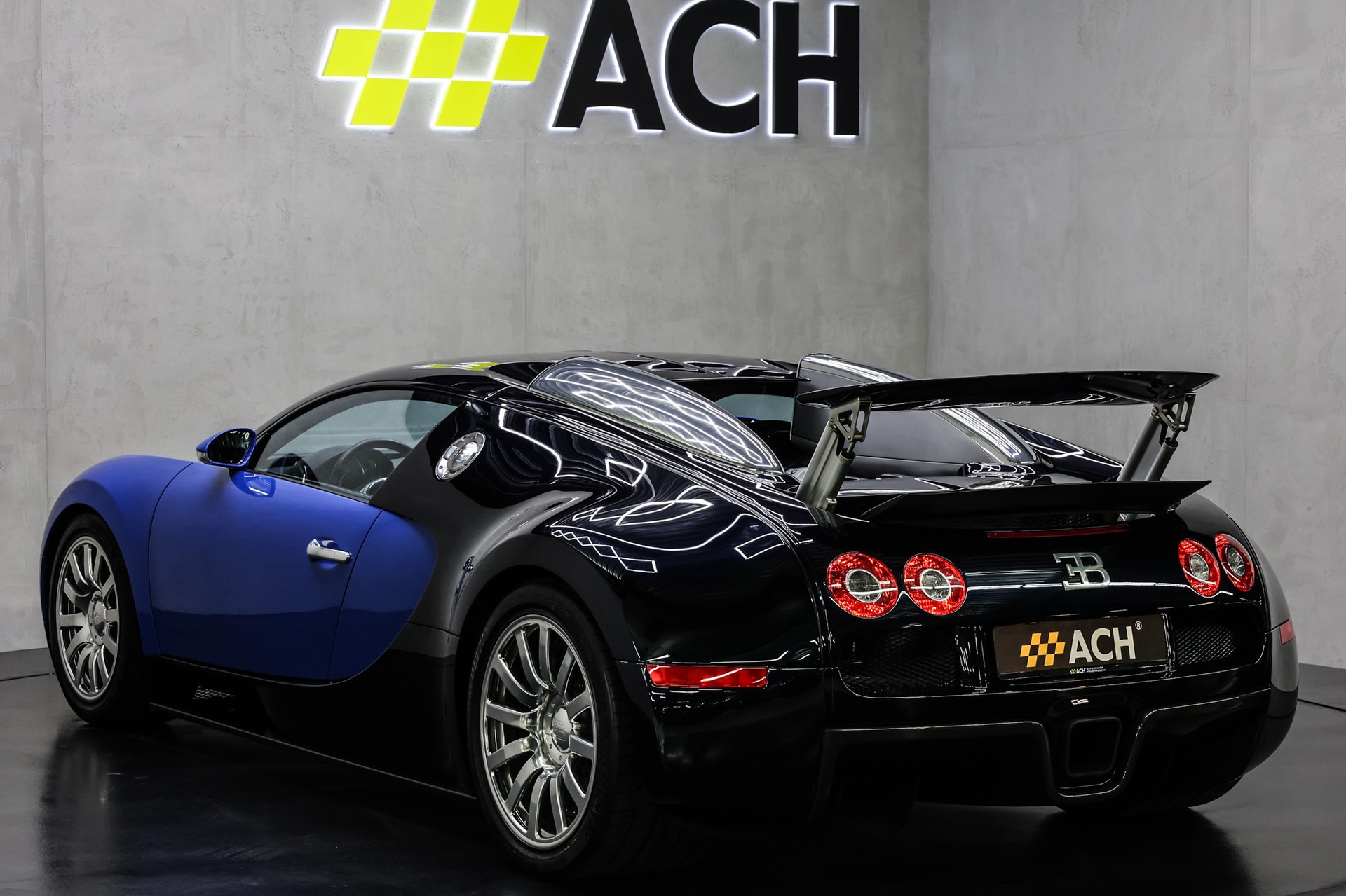 BUGATTI Veyron 16.4-image-3