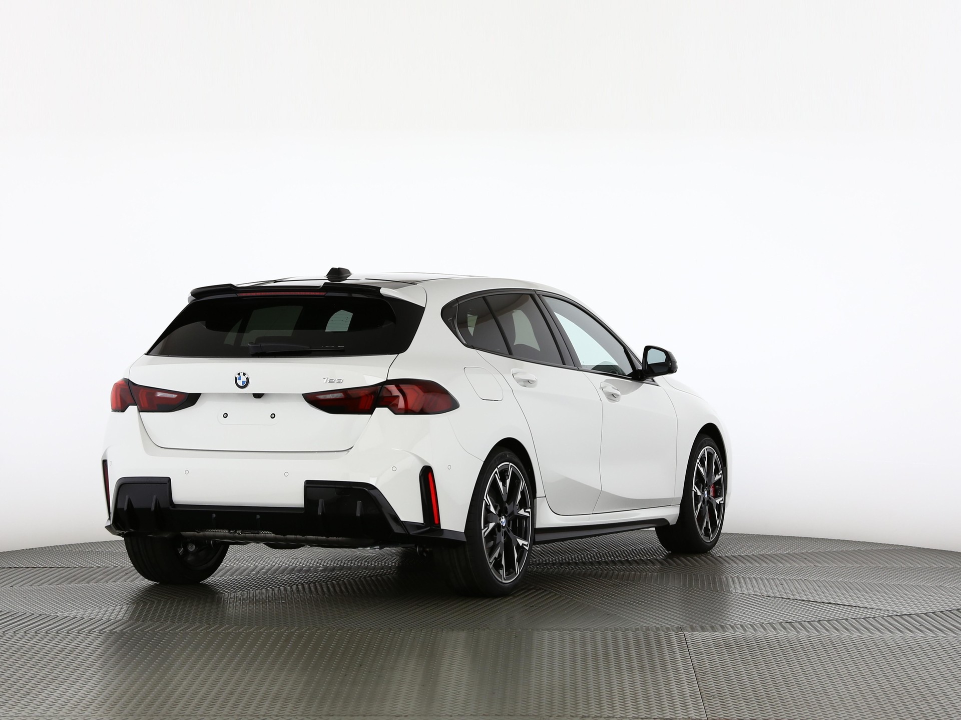 BMW 123 xDrive-showroom-element-1