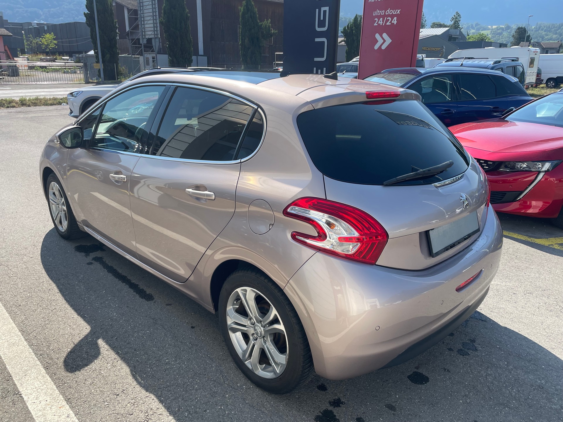 PEUGEOT 208 1.2 VTI Access-image-1