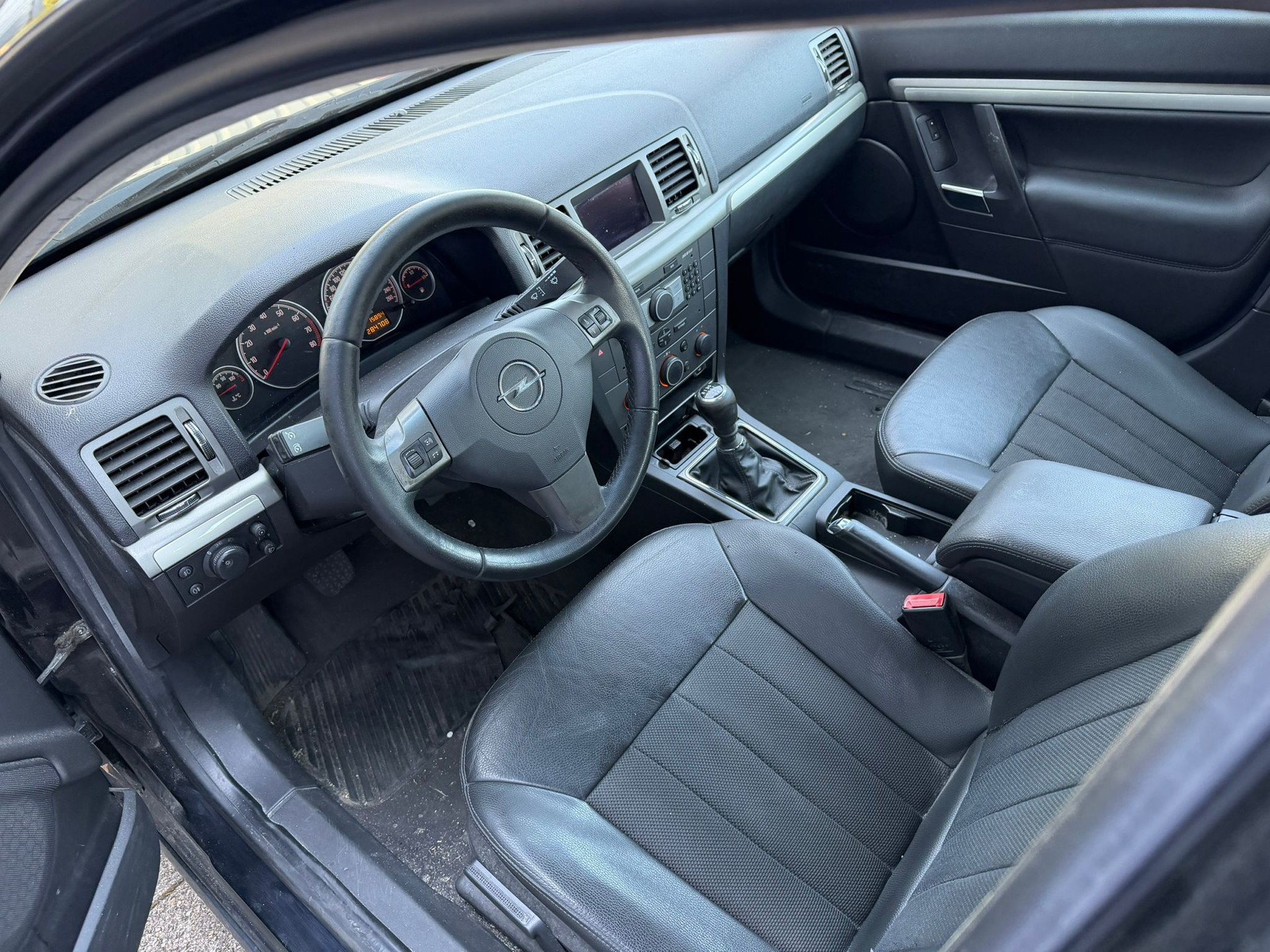 OPEL Vectra 2.2 Diamond *CH-Fahrzeug**Ab Platz**Motor&Getriebe i.O*-image-4