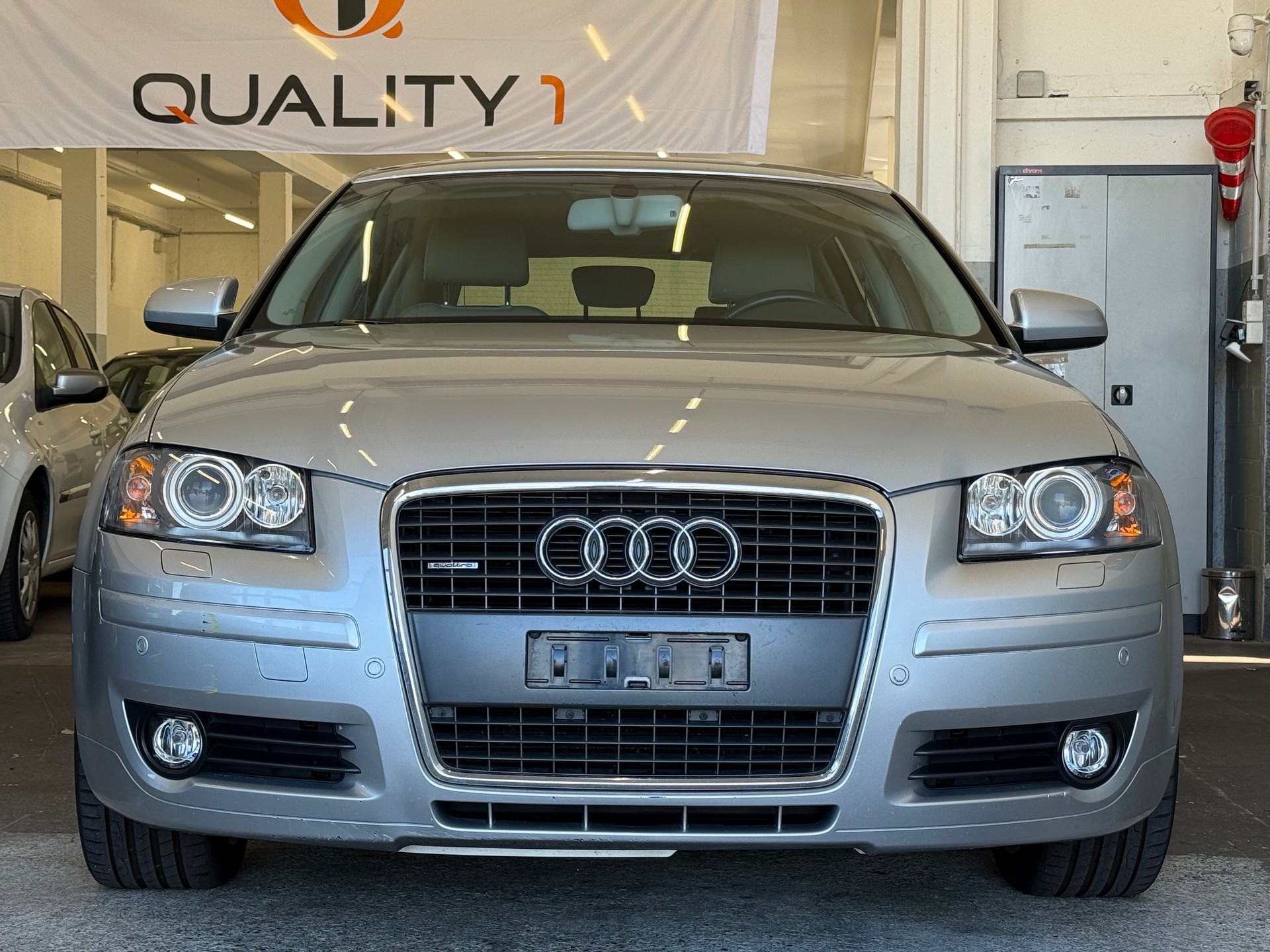 AUDI A3 Sportback 3.2 V6 Ambition quattro-image-1