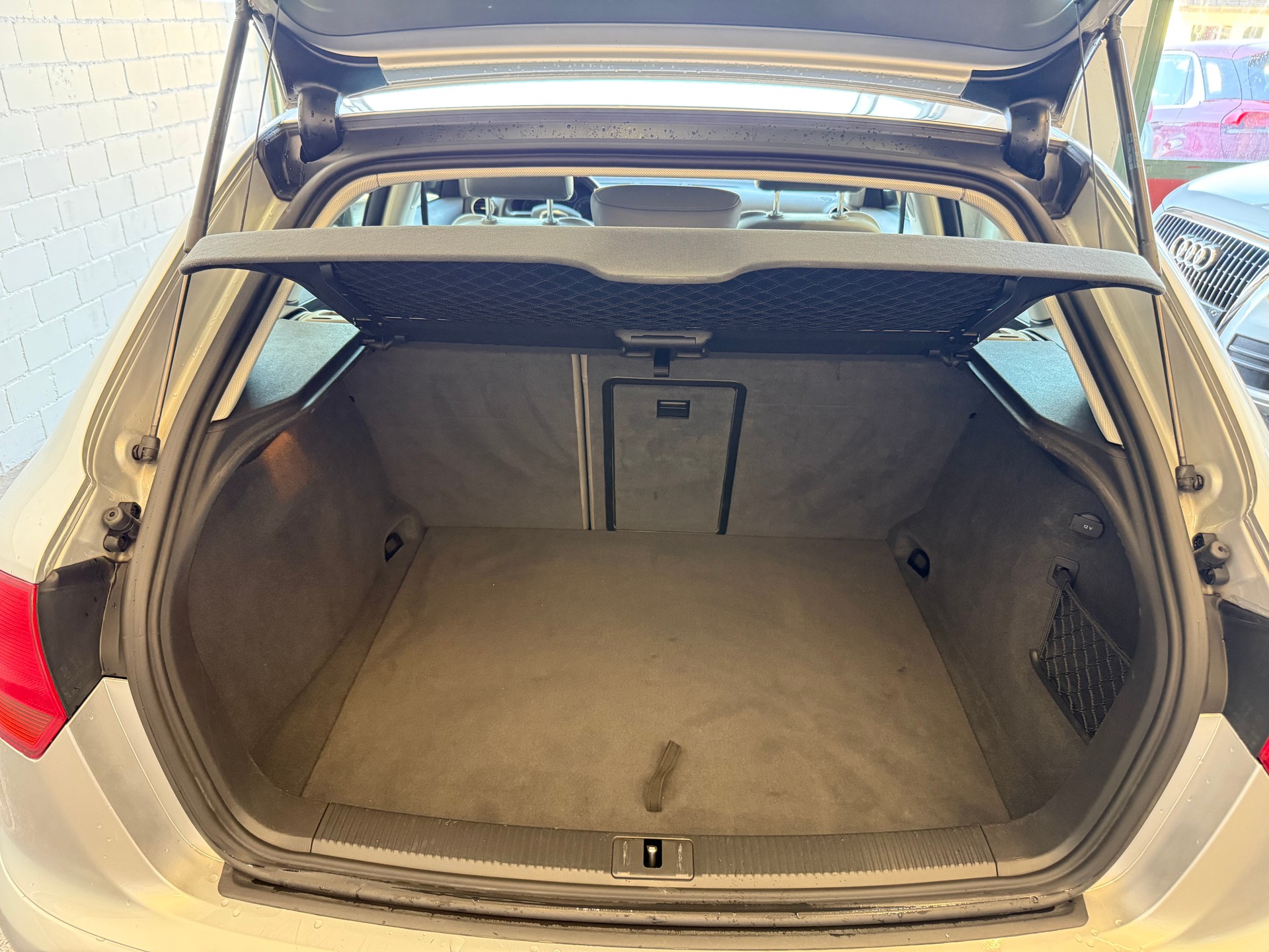 AUDI A3 Sportback 3.2 V6 Ambition quattro-image-11