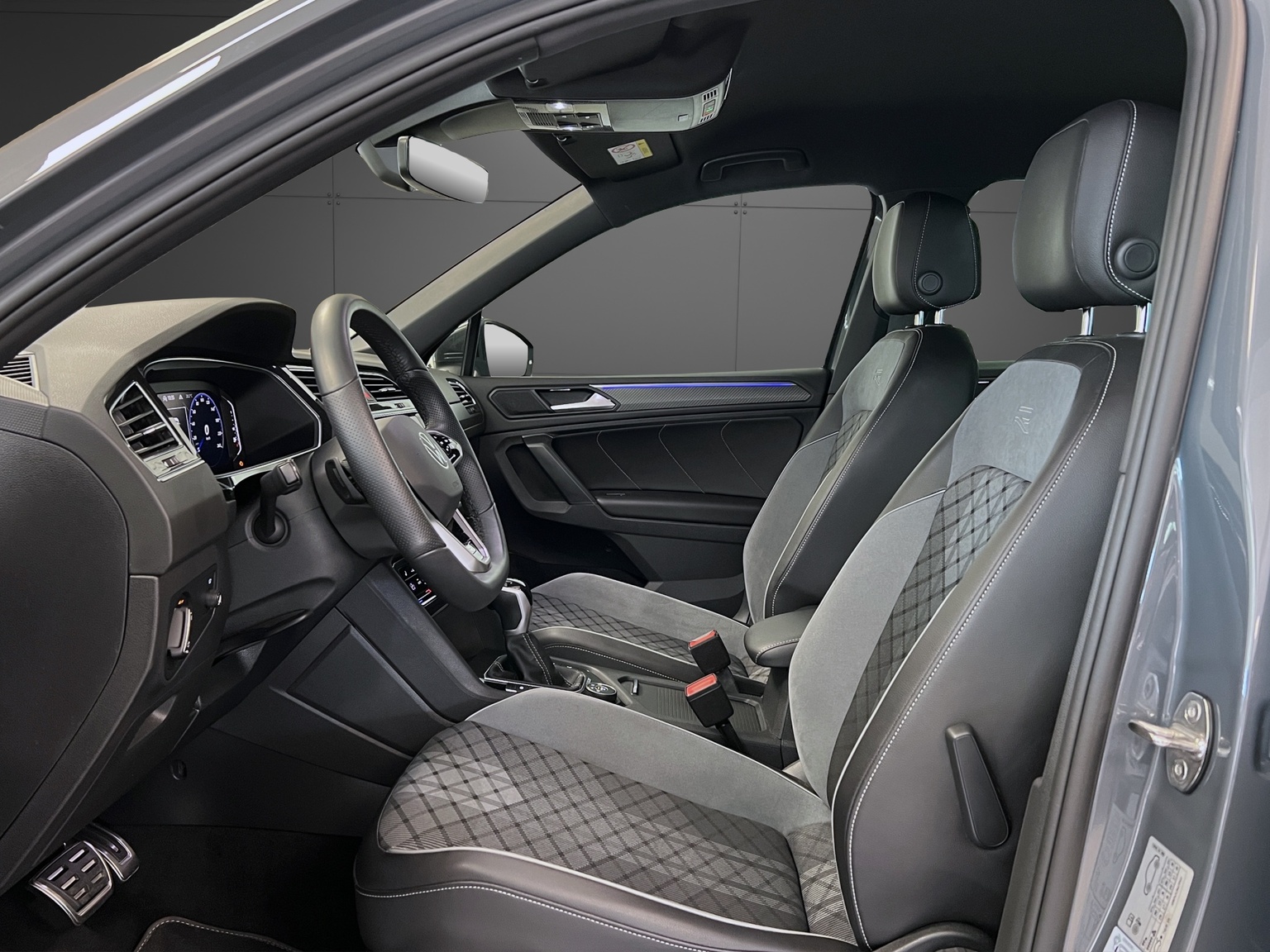 VW Tiguan 2.0TSI R-Line 4Motion DSG-image-5