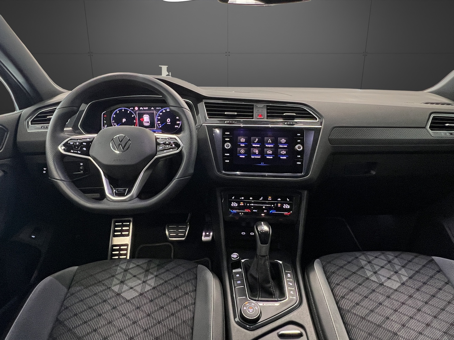 VW Tiguan 2.0TSI R-Line 4Motion DSG-image-9