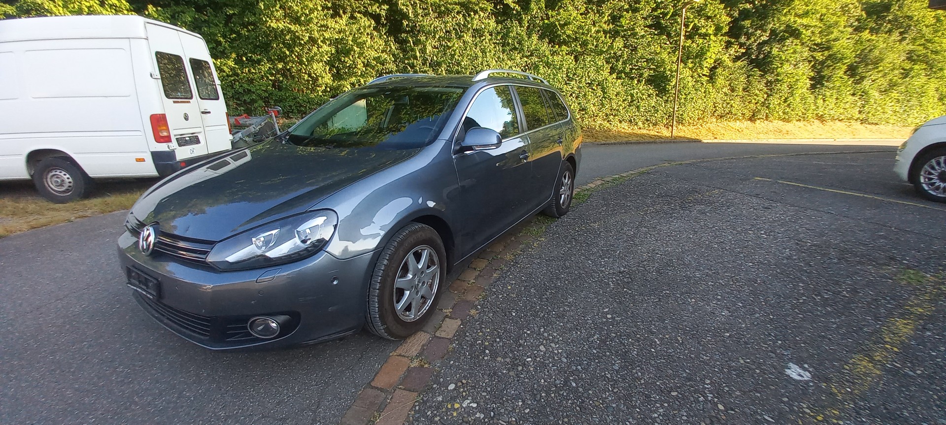 VW Golf Variant 1.2 TSI BlueMotion Technology Team-image-2
