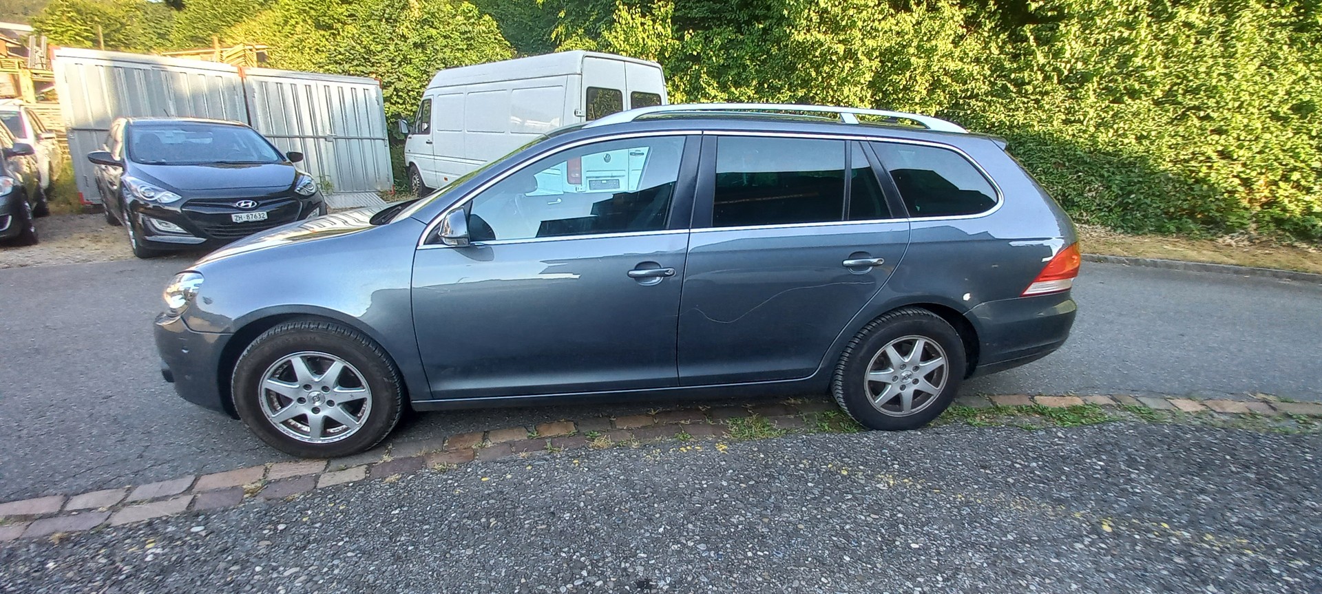 VW Golf Variant 1.2 TSI BlueMotion Technology Team-image-3